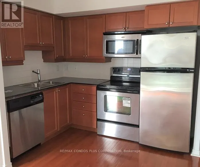 1003 - 736 SPADINA AVENUE