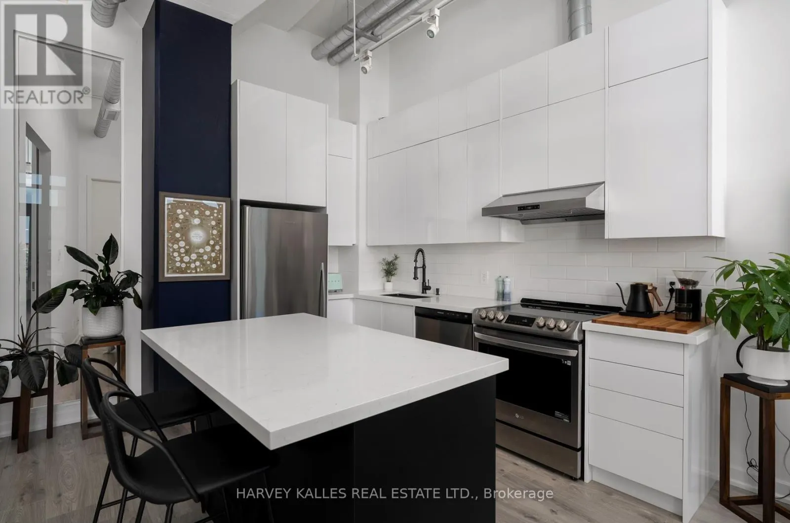 317 - 380 MACPHERSON AVENUE