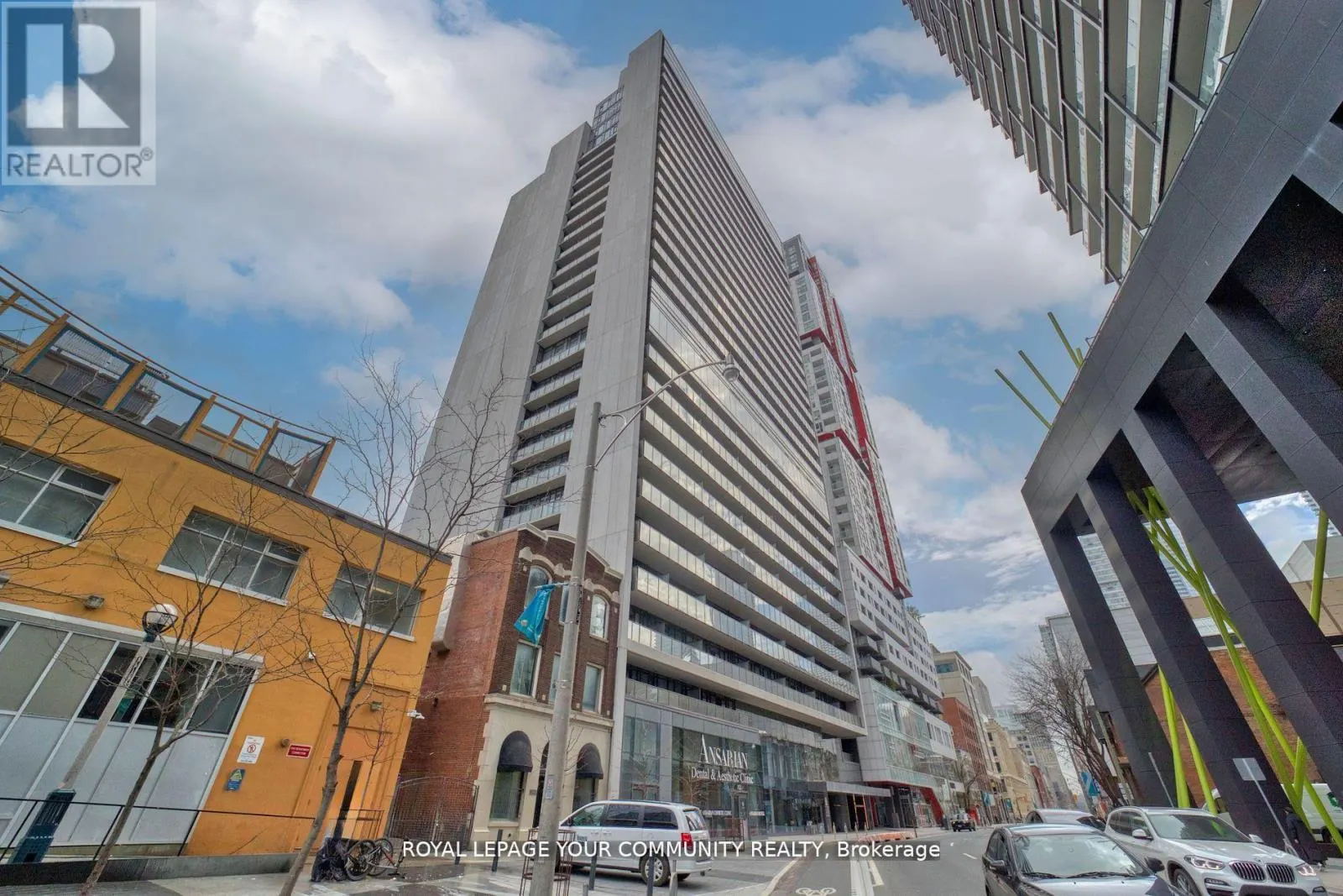 1711 - 330 RICHMOND STREET W