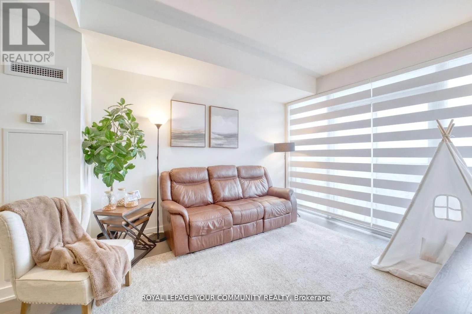 1711 - 330 RICHMOND STREET W
