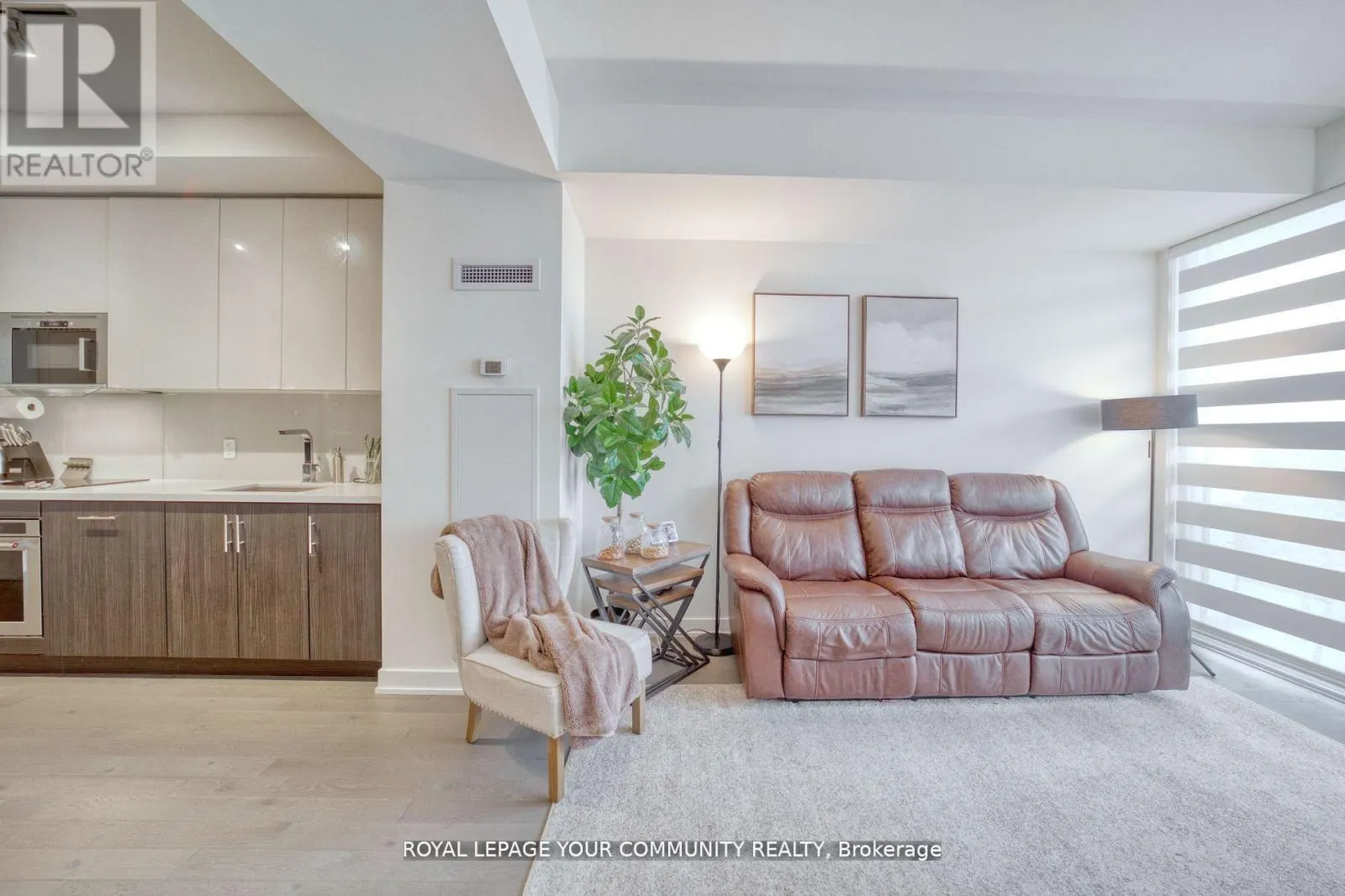 1711 - 330 RICHMOND STREET W