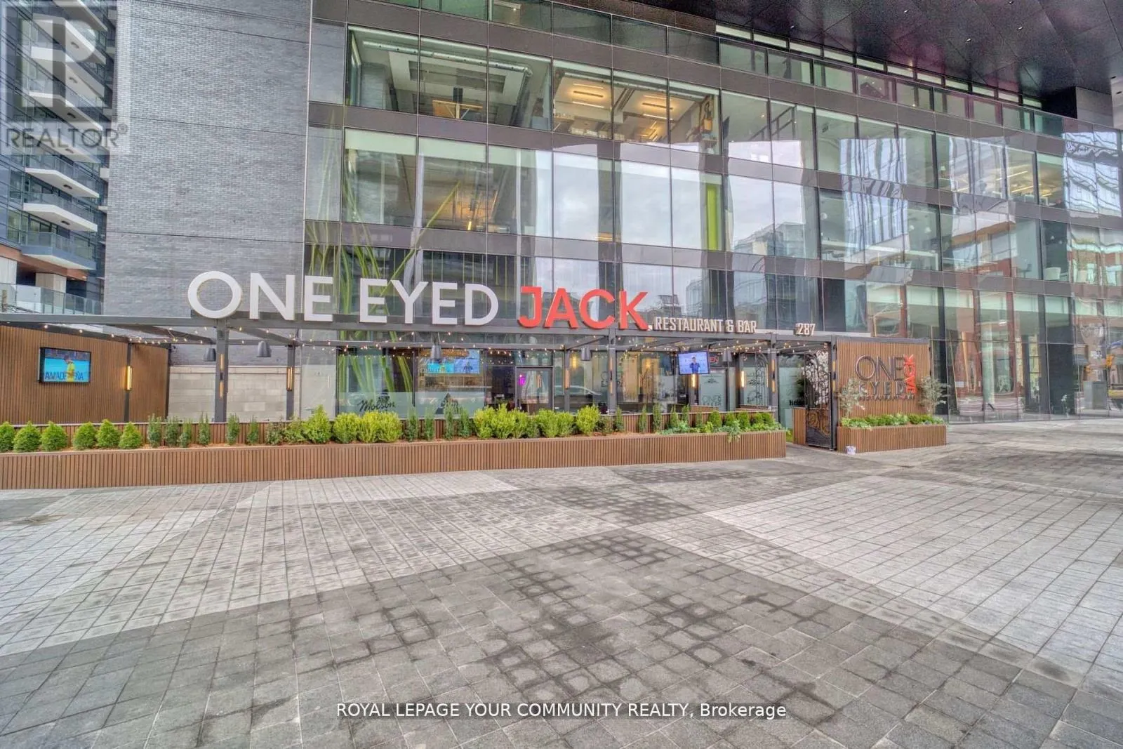 1711 - 330 RICHMOND STREET W