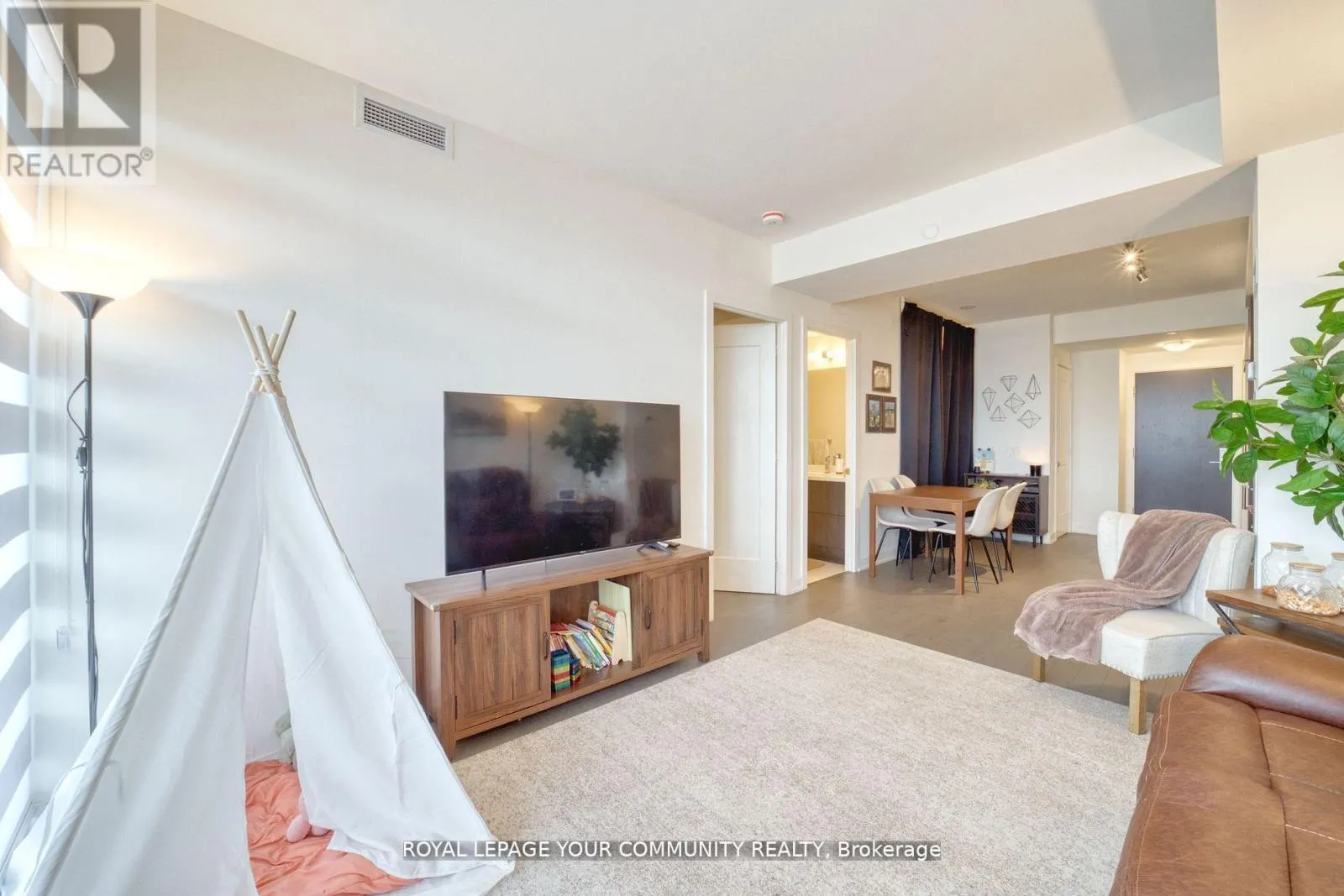 1711 - 330 RICHMOND STREET W
