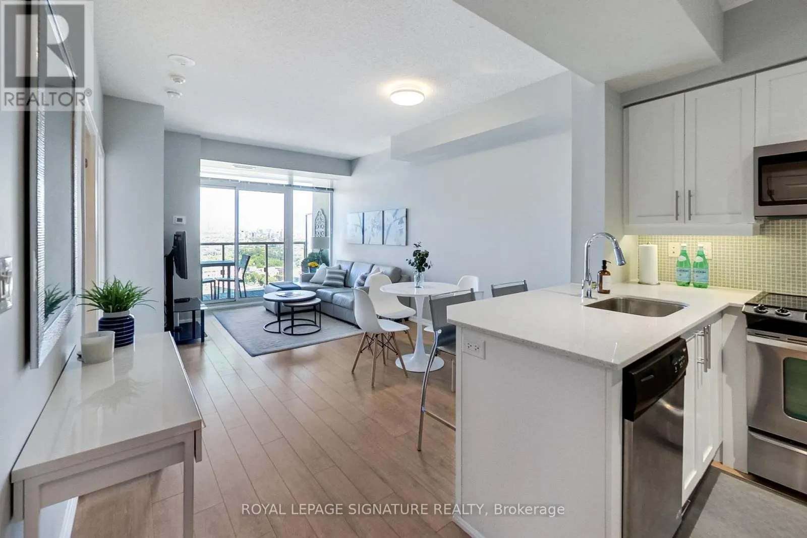 2816 - 125 WESTERN BATTERY ROAD