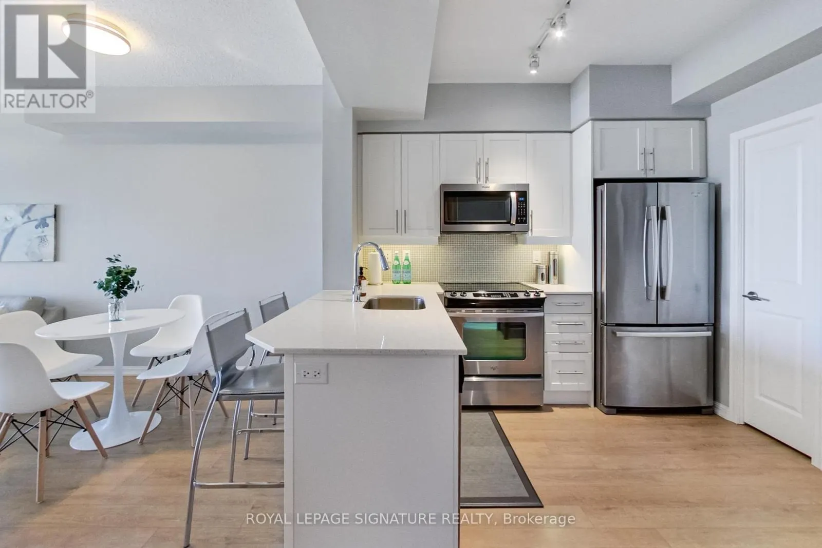 2816 - 125 WESTERN BATTERY ROAD