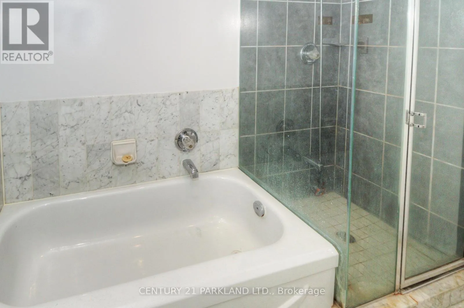 207 - 5 CONCORDE PLACE