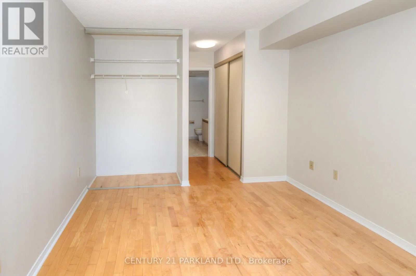 207 - 5 CONCORDE PLACE