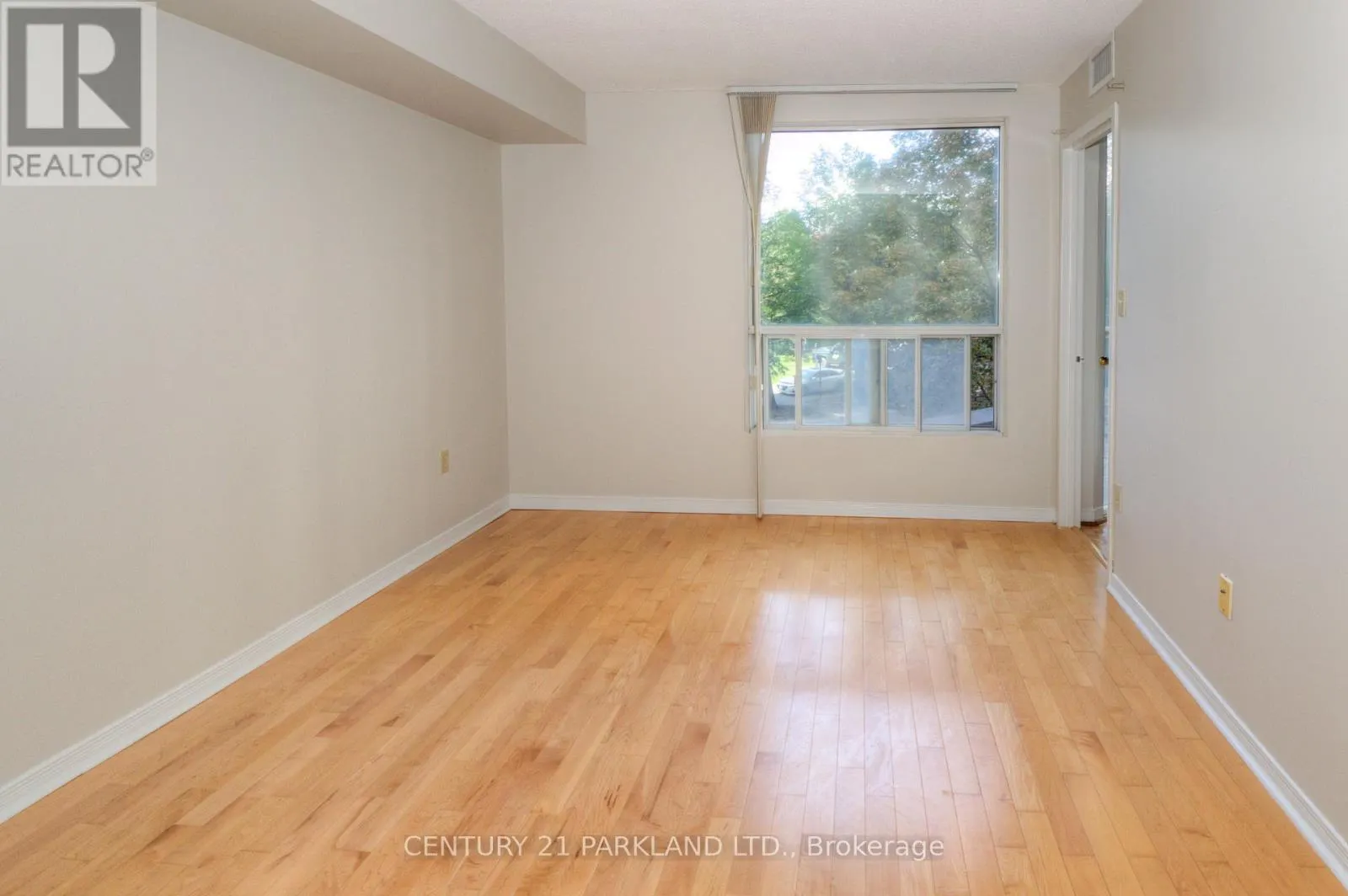 207 - 5 CONCORDE PLACE