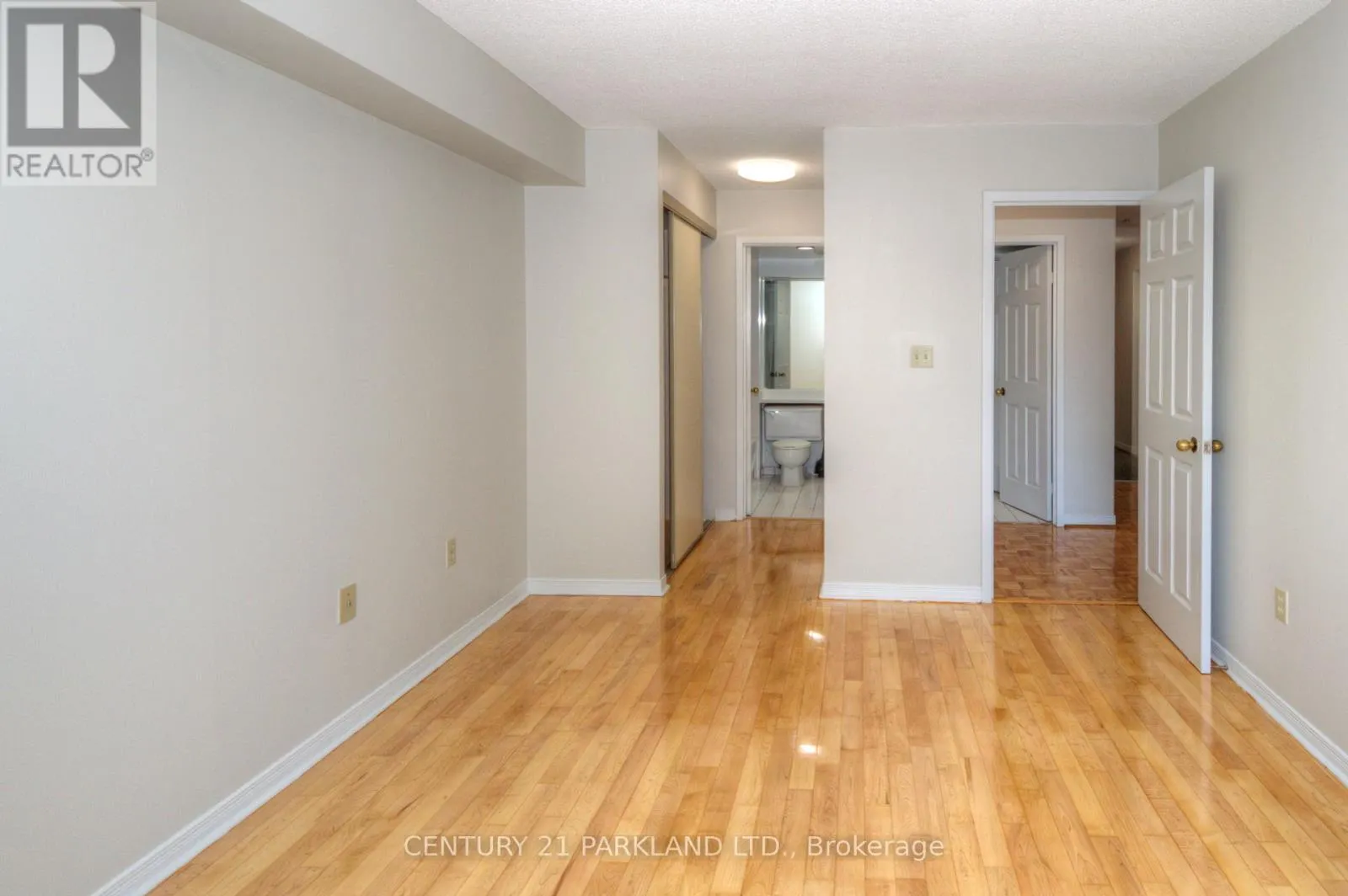207 - 5 CONCORDE PLACE