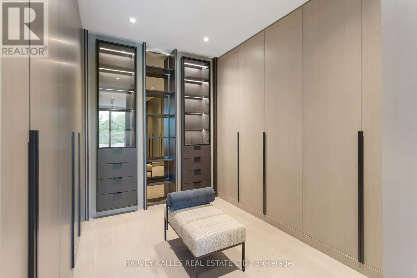 211 DUNVEGAN ROAD
