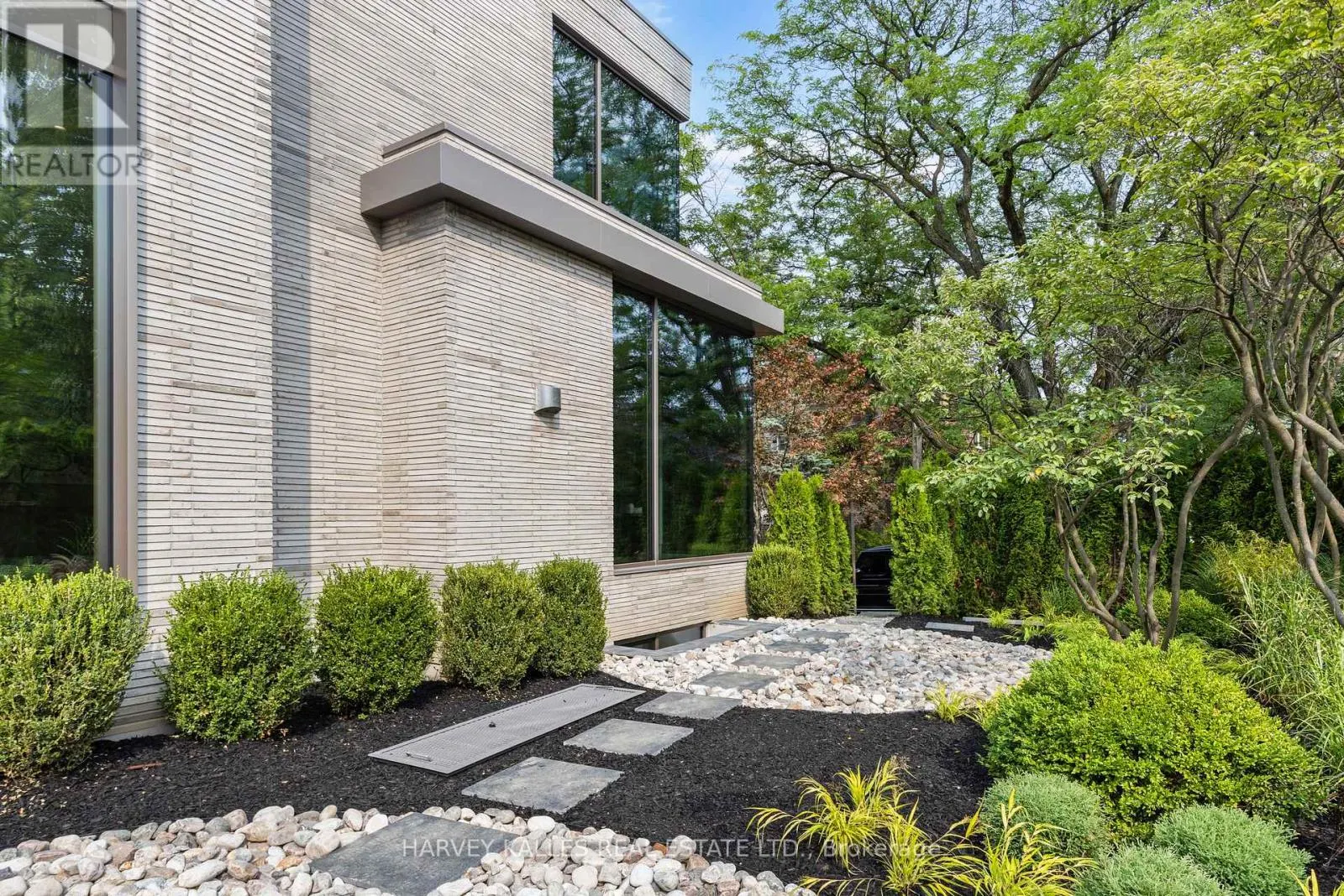 211 DUNVEGAN ROAD