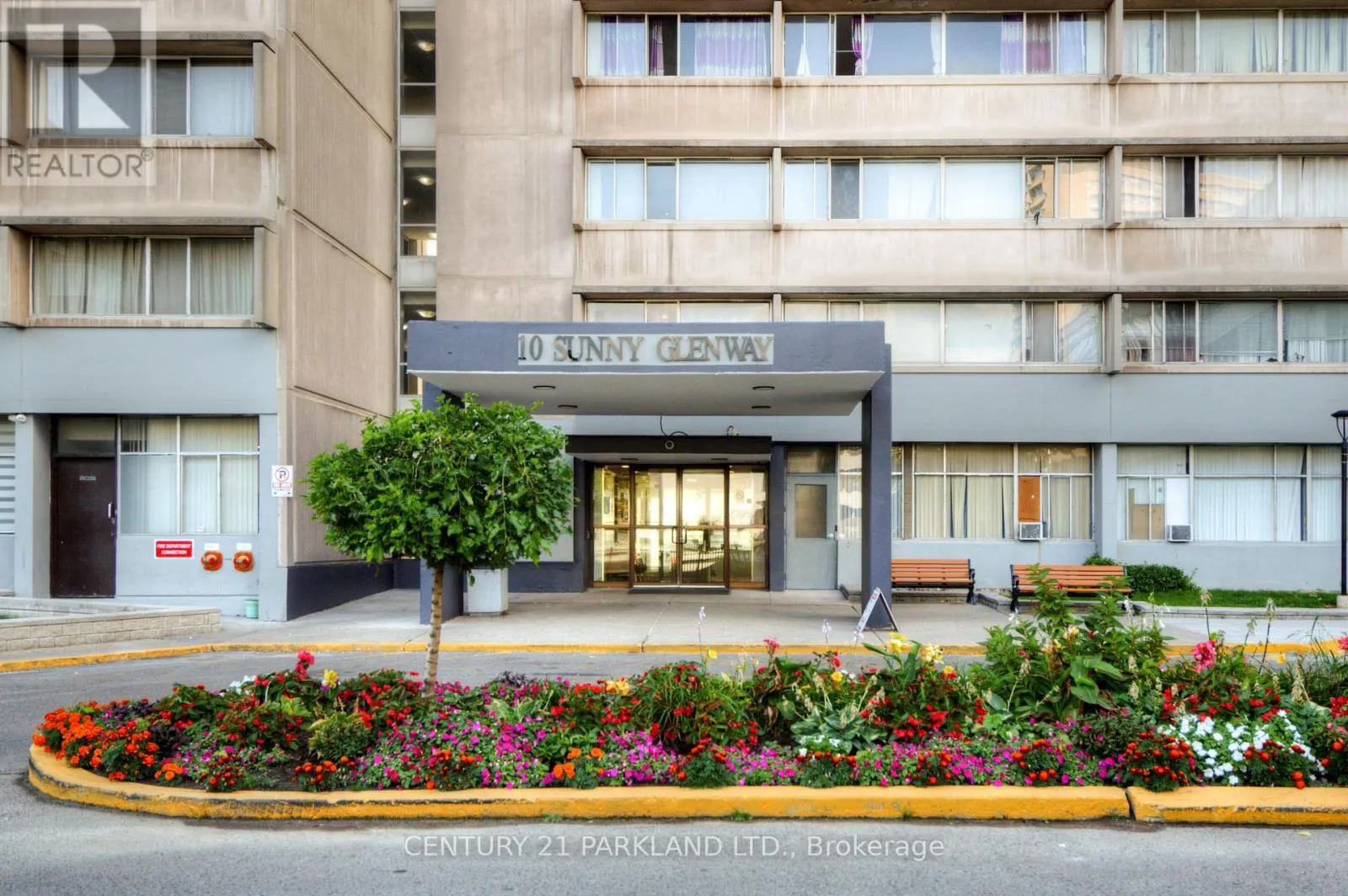 1409 - 10 SUNNY GLENWAY