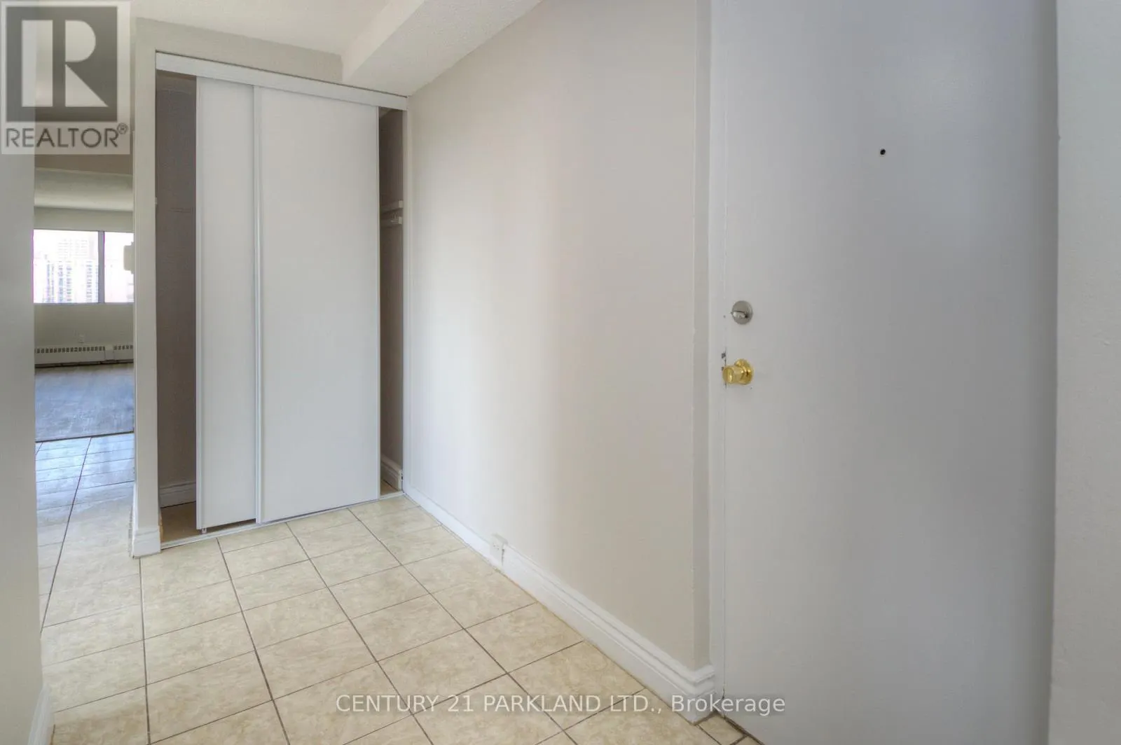 1409 - 10 SUNNY GLENWAY