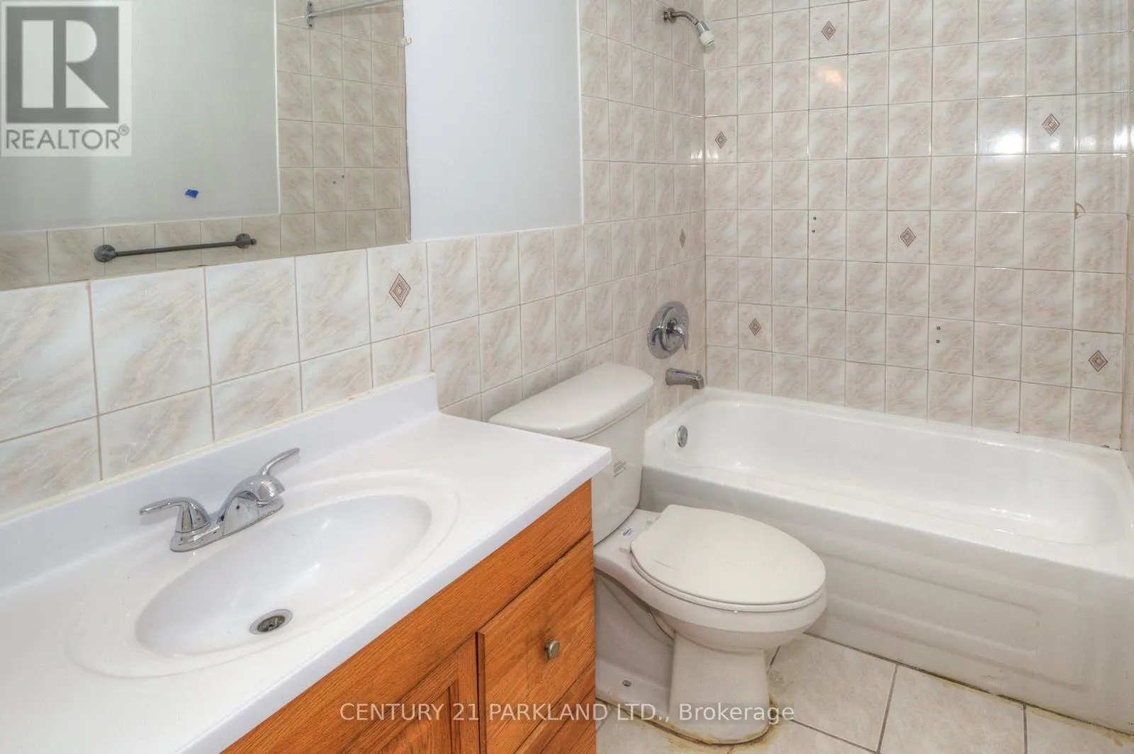 1409 - 10 SUNNY GLENWAY