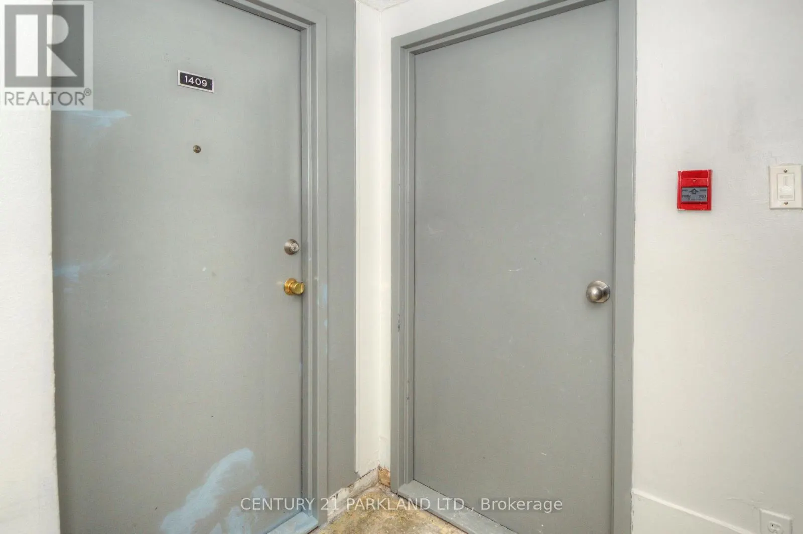 1409 - 10 SUNNY GLENWAY