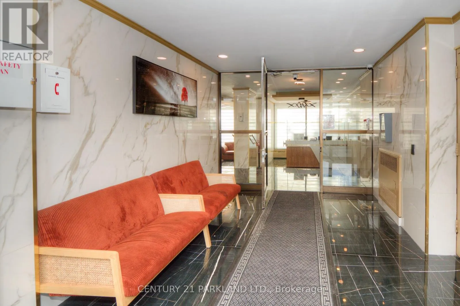1409 - 10 SUNNY GLENWAY