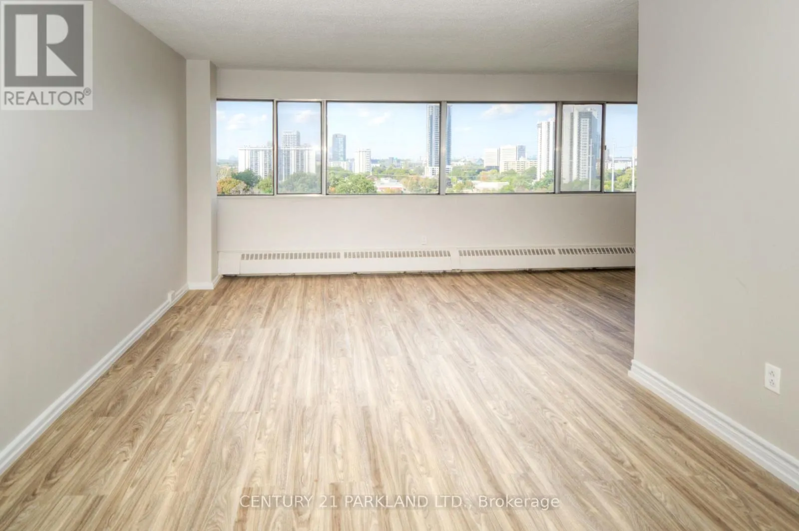 1409 - 10 SUNNY GLENWAY