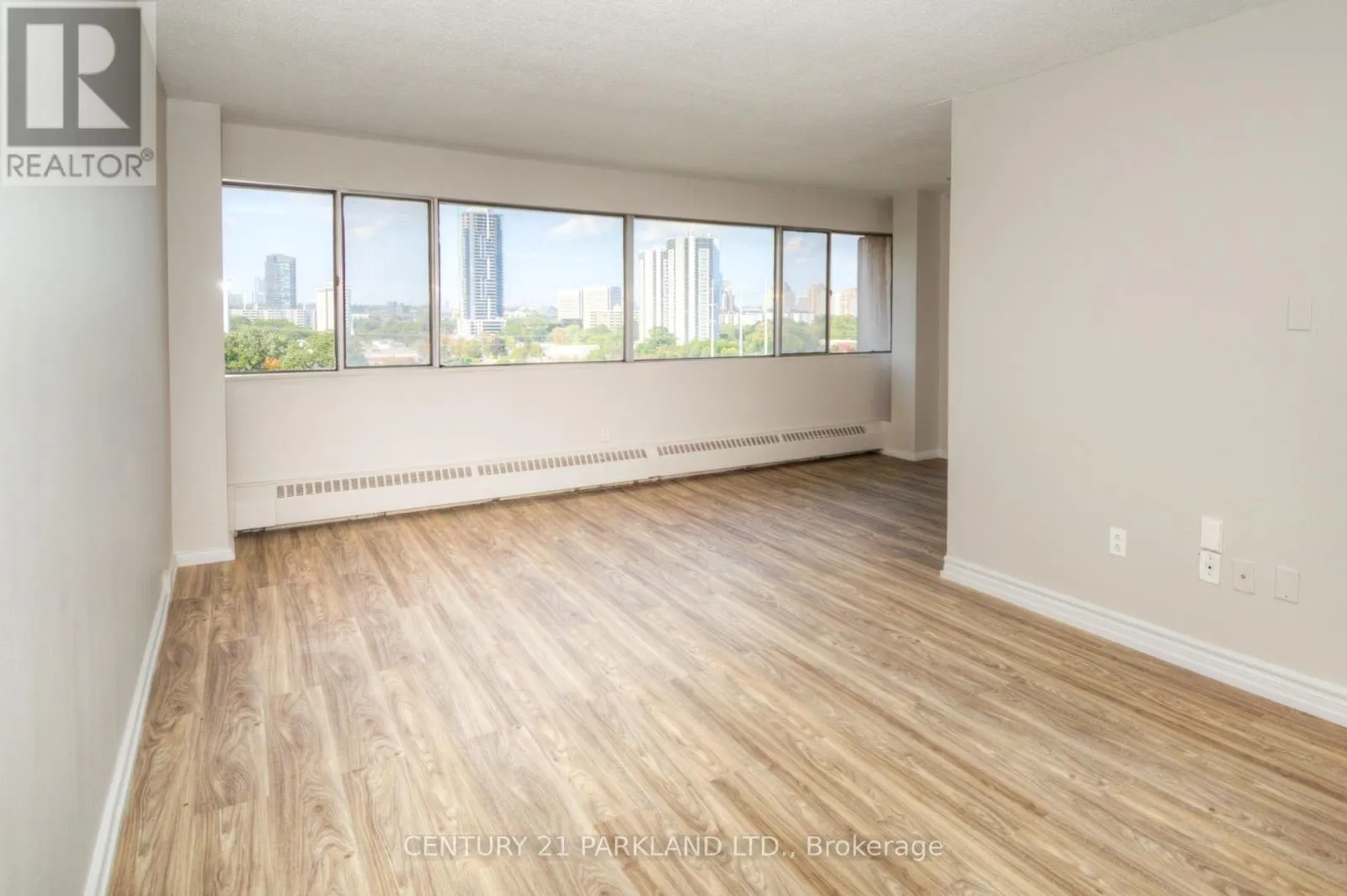 1409 - 10 SUNNY GLENWAY
