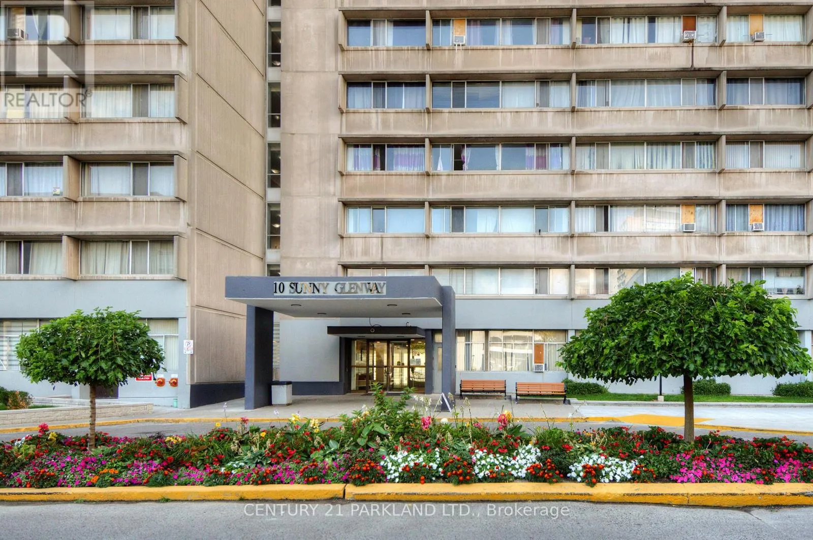 1409 - 10 SUNNY GLENWAY