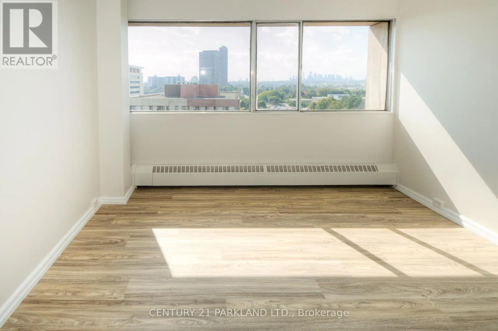 1409 - 10 SUNNY GLENWAY