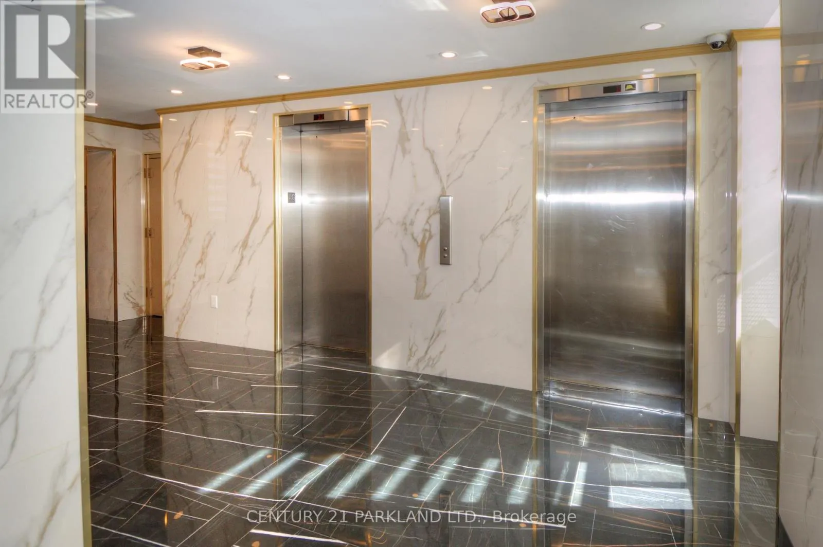 1409 - 10 SUNNY GLENWAY