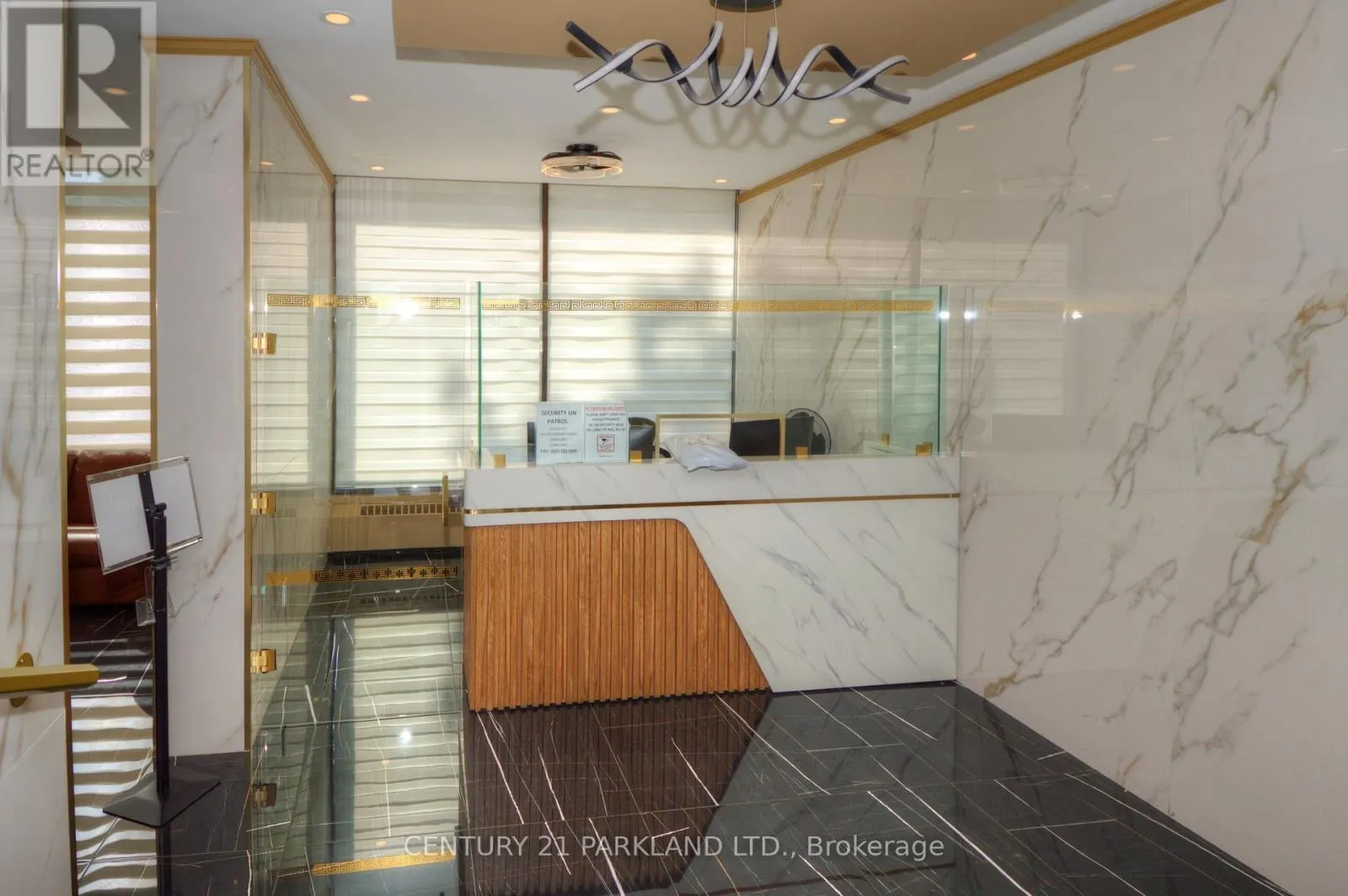 1409 - 10 SUNNY GLENWAY