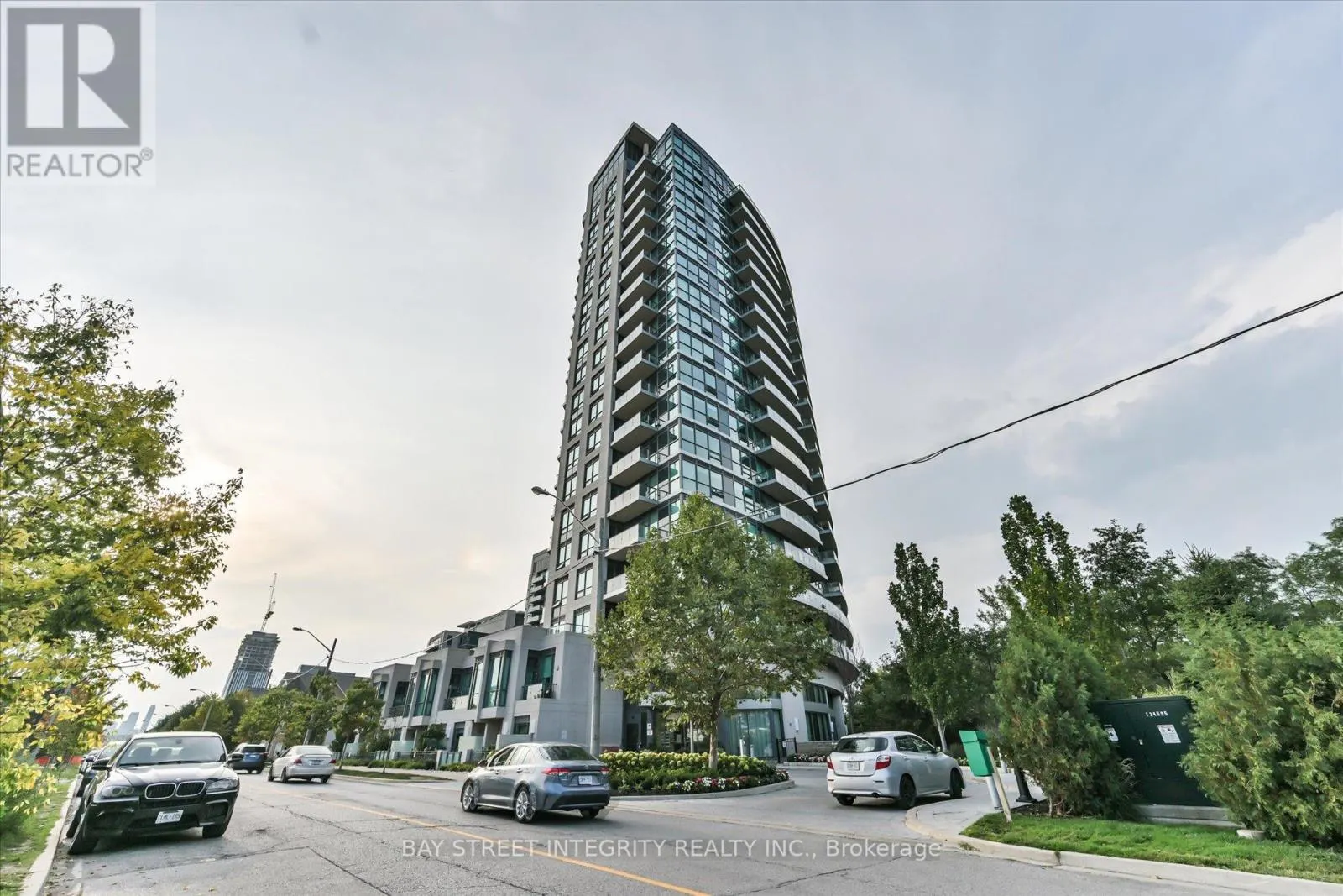 415 - 160 VANDERHOOF AVENUE