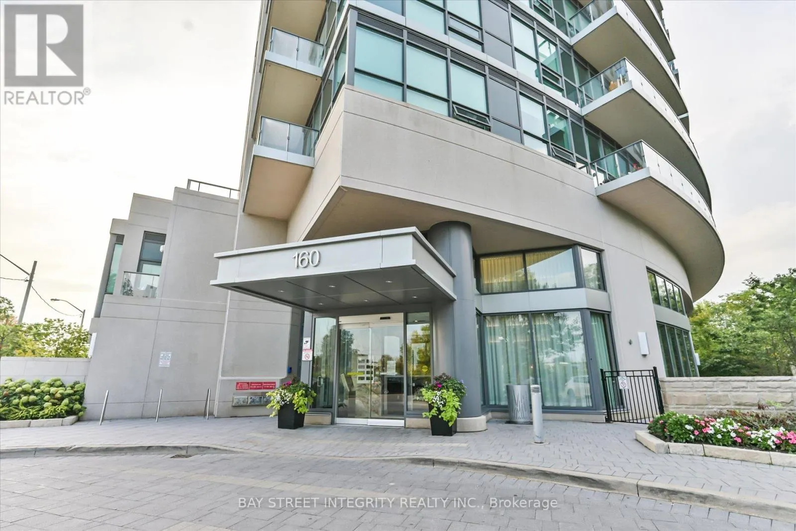 415 - 160 VANDERHOOF AVENUE