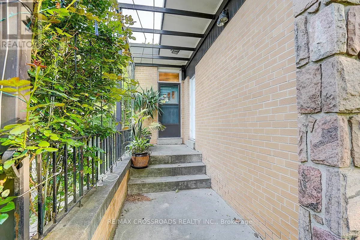 53 FOREST GROVE DRIVE