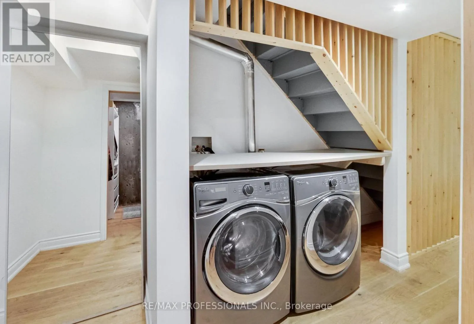 MAIN & LOWER - 141 CLAREMONT STREET E