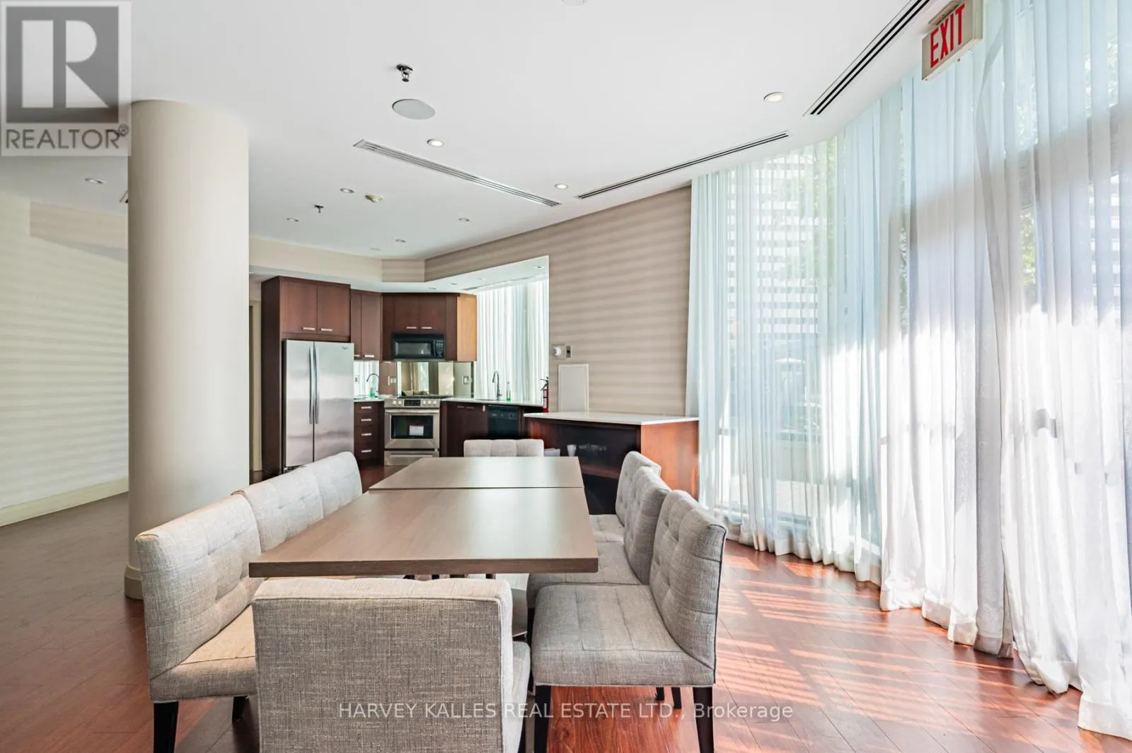 1703 - 300 BLOOR STREET E