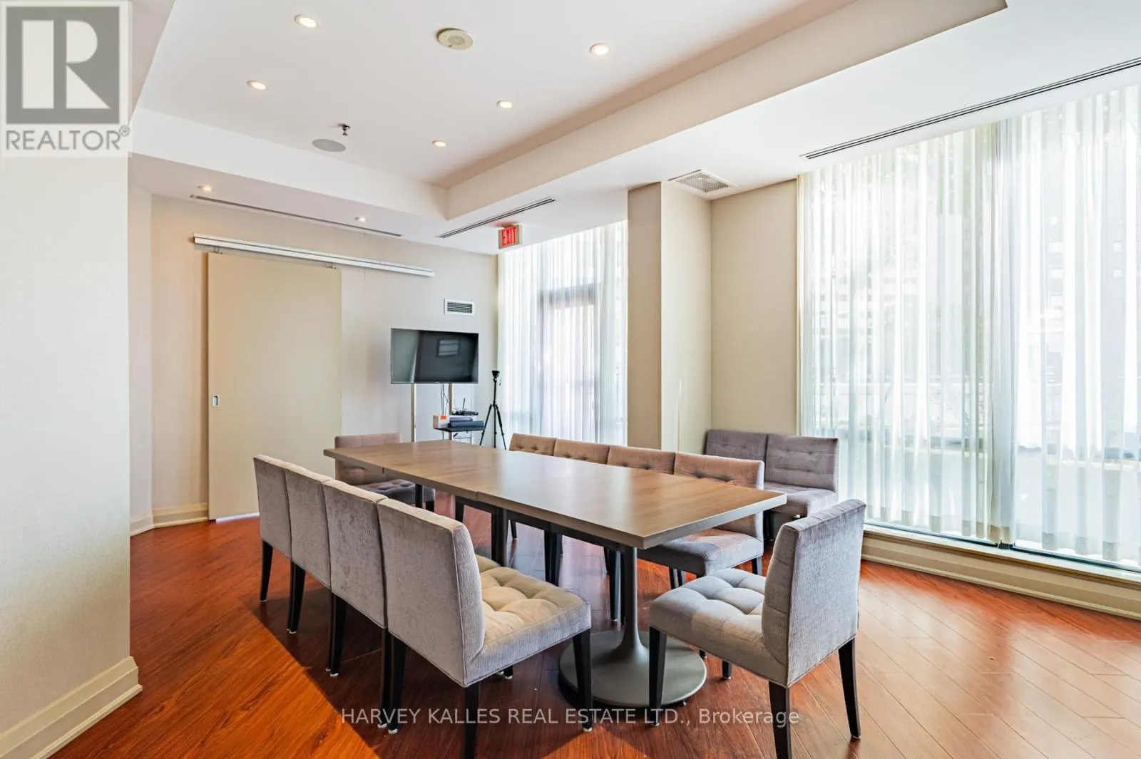 1703 - 300 BLOOR STREET E
