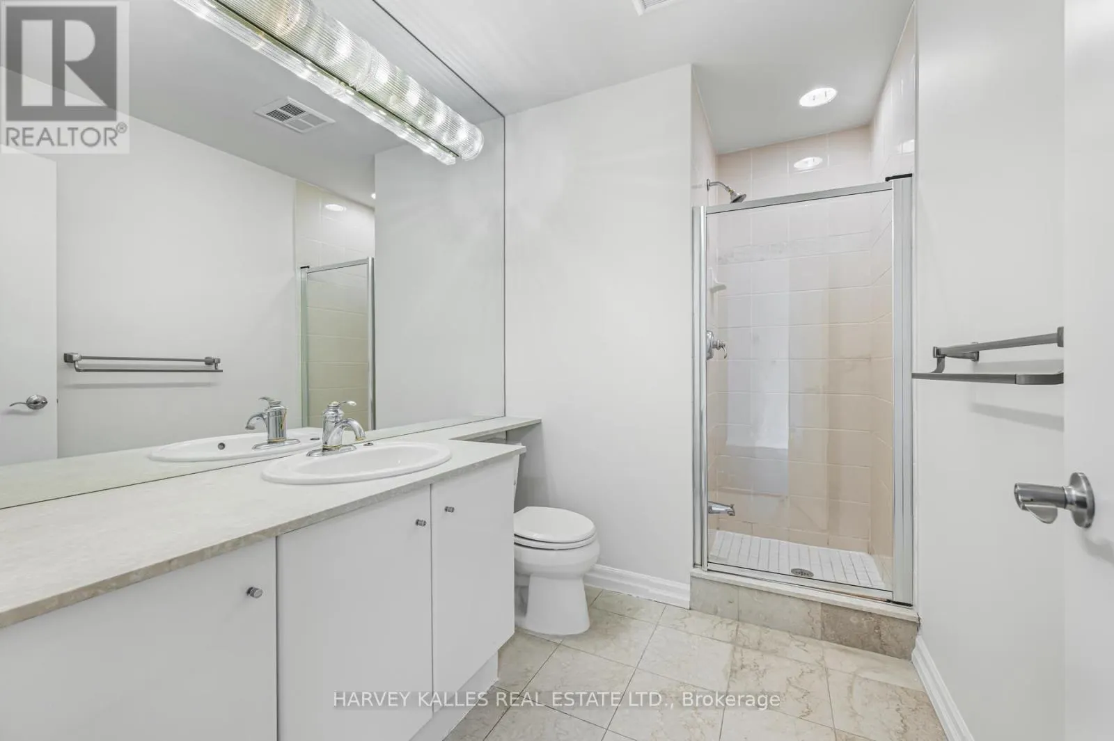 1703 - 300 BLOOR STREET E