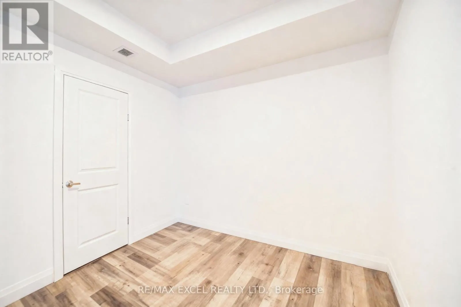 1205 - 220 VICTORIA STREET