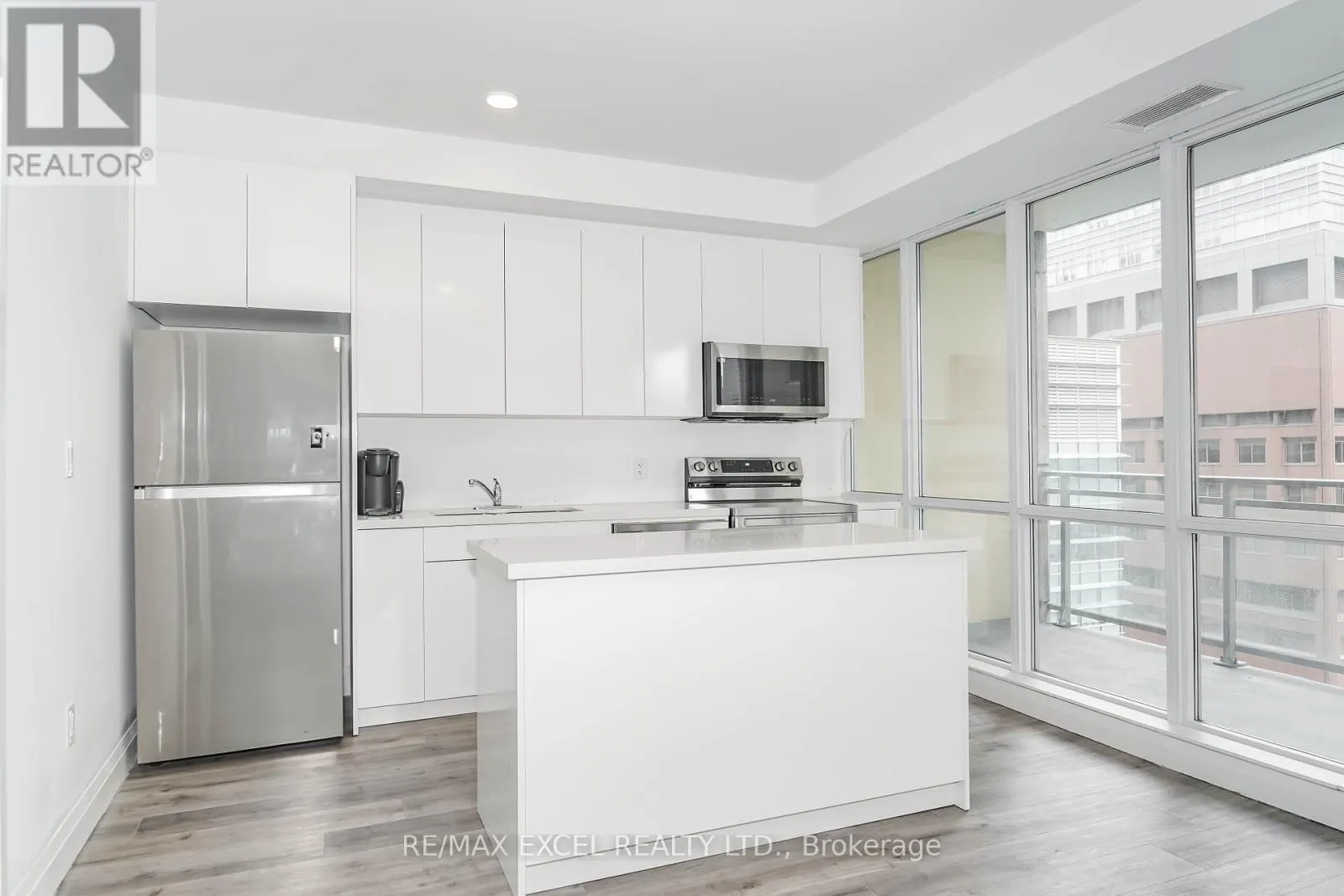 1205 - 220 VICTORIA STREET
