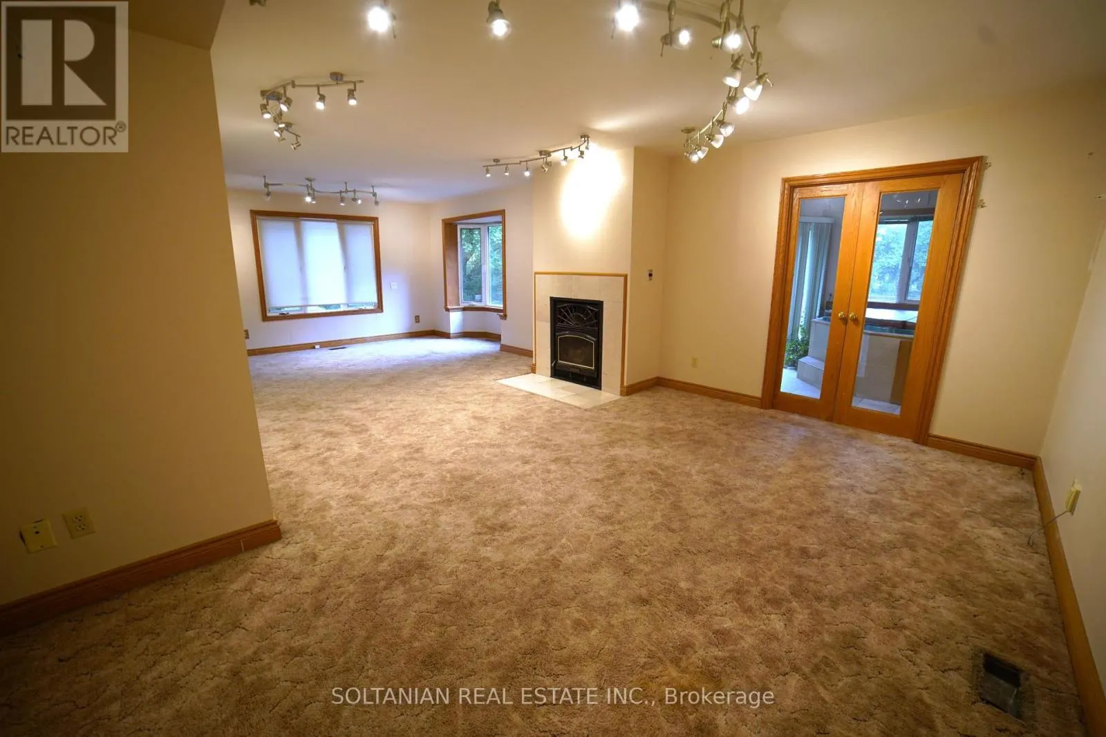 232 FINCH AVENUE W