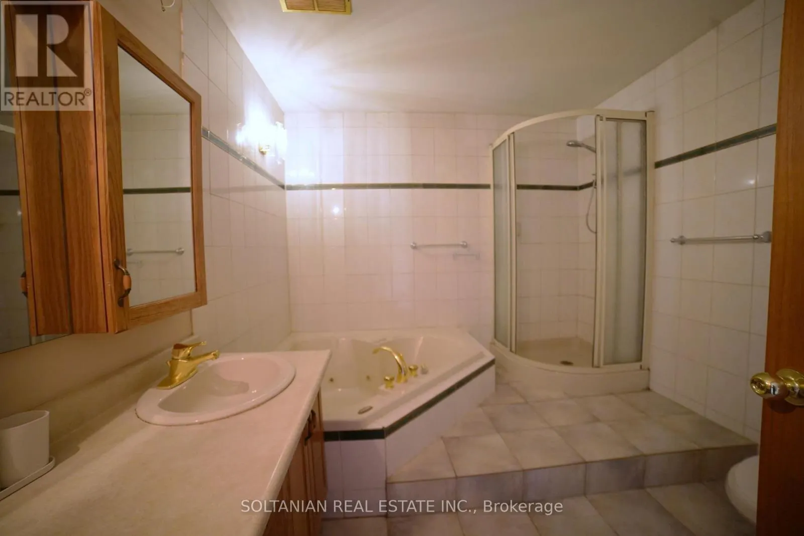 232 FINCH AVENUE W