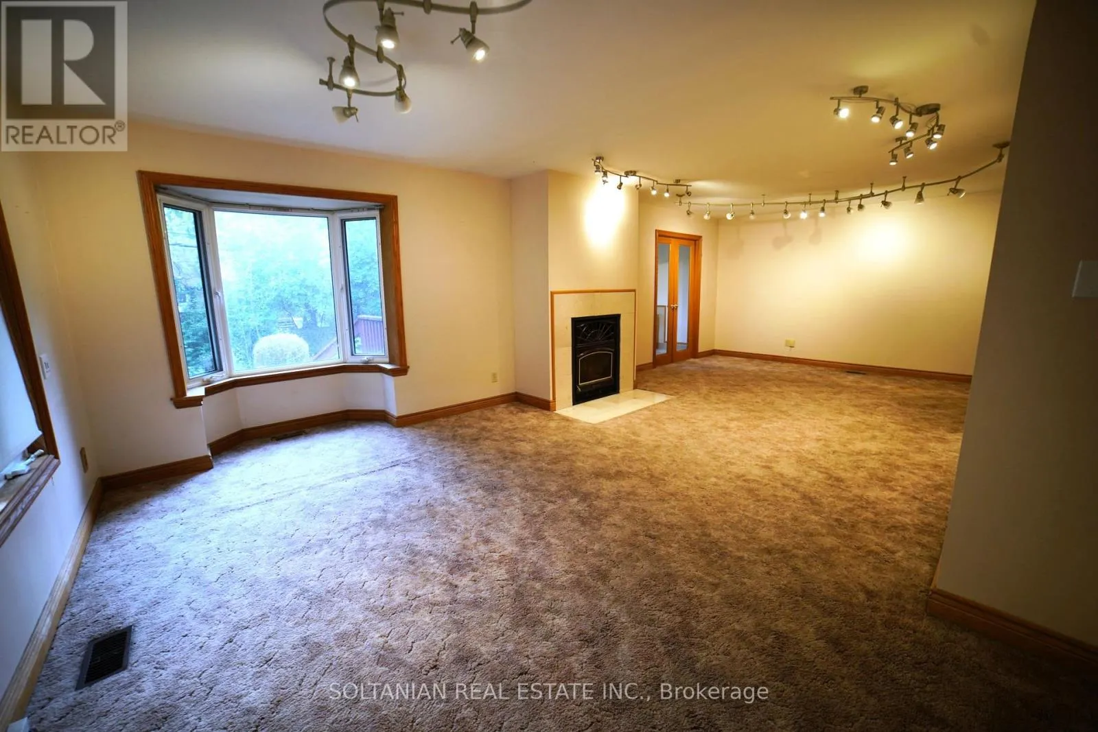232 FINCH AVENUE W