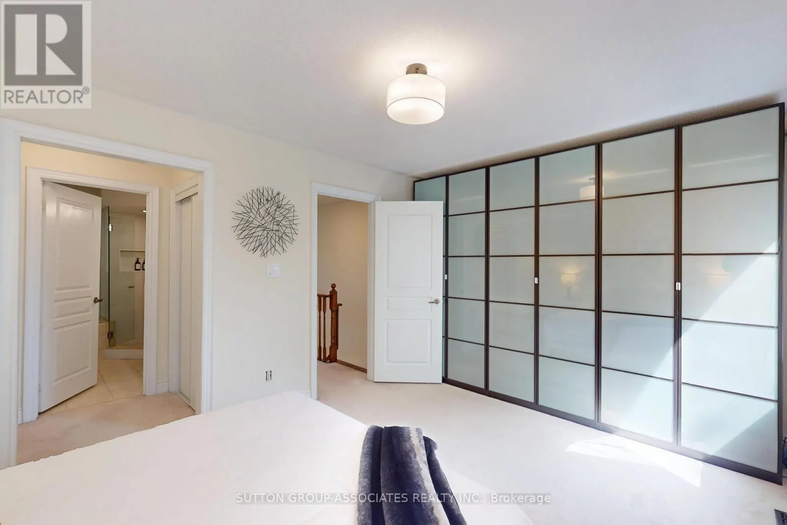 11 GARVIN MEWS