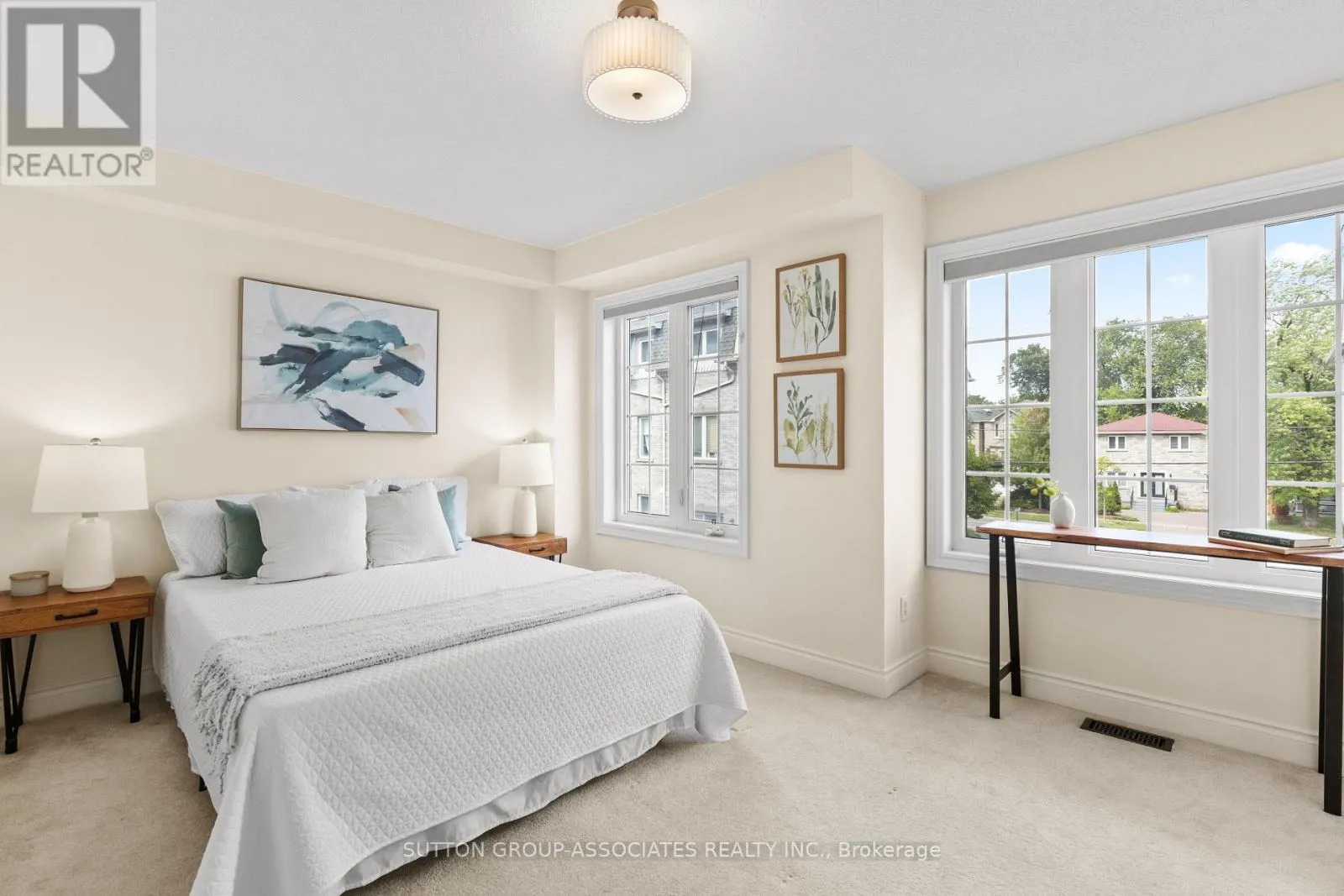 11 GARVIN MEWS