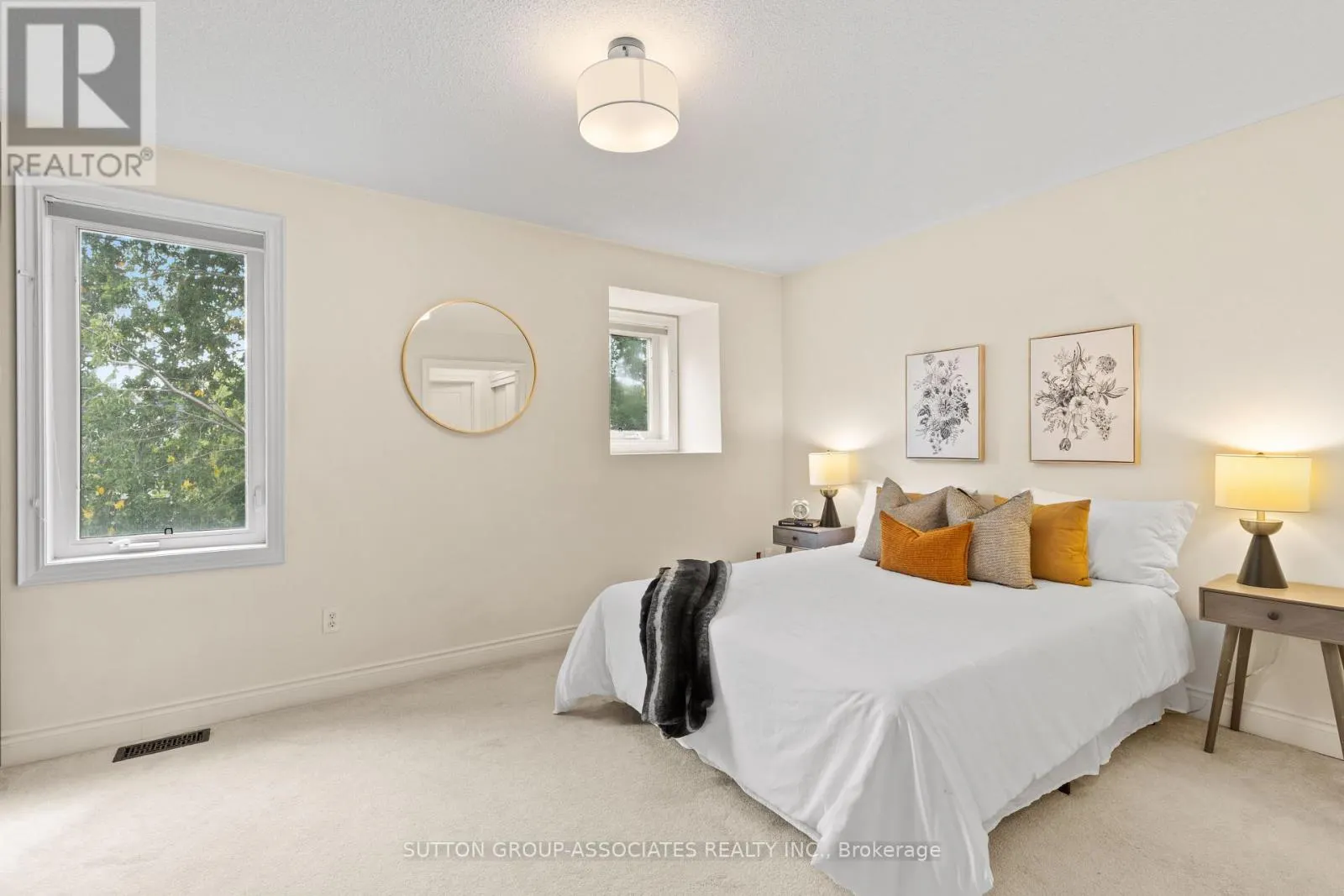 11 GARVIN MEWS