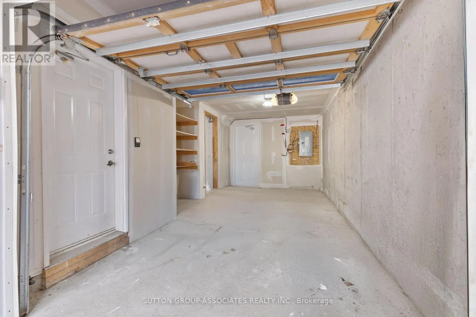 11 GARVIN MEWS