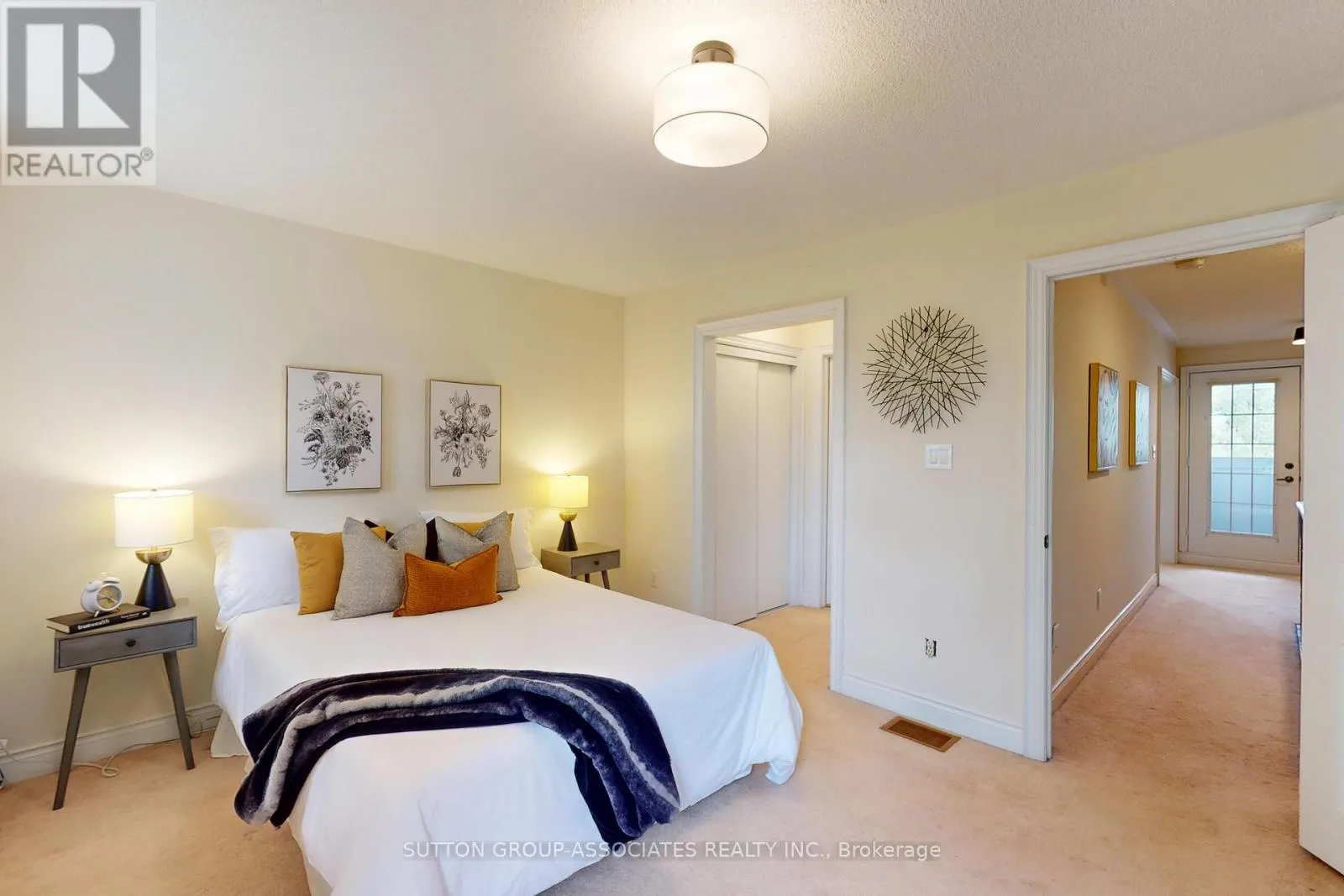11 GARVIN MEWS