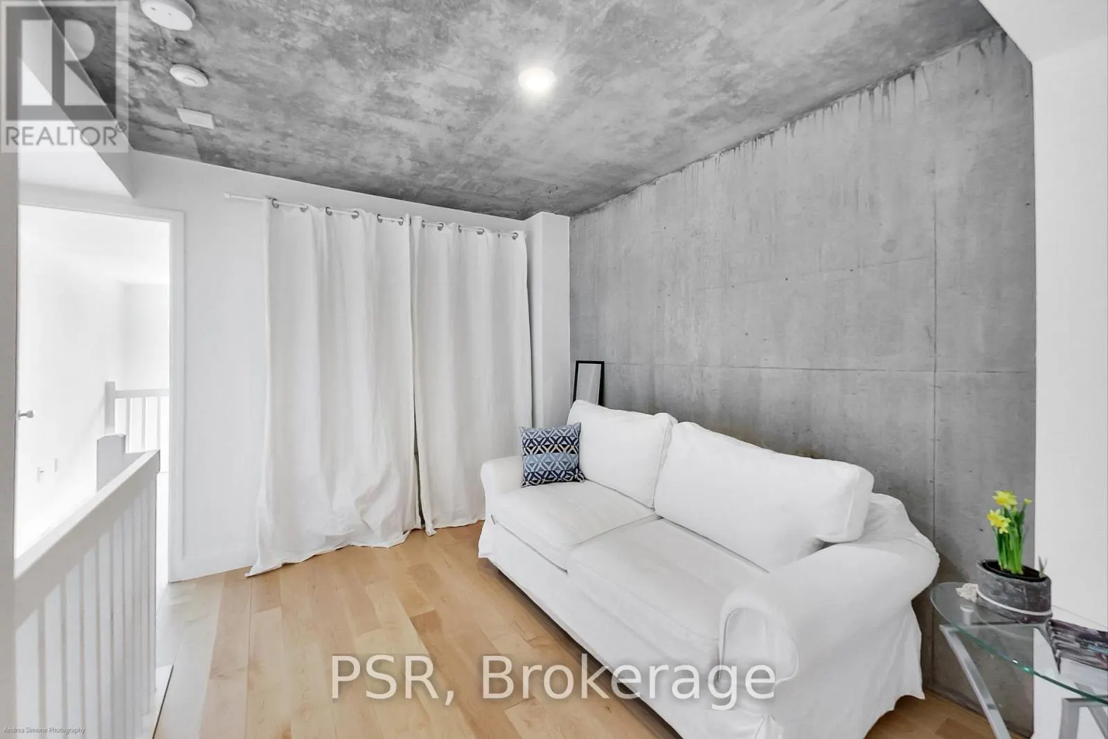 511 - 954 KING STREET W
