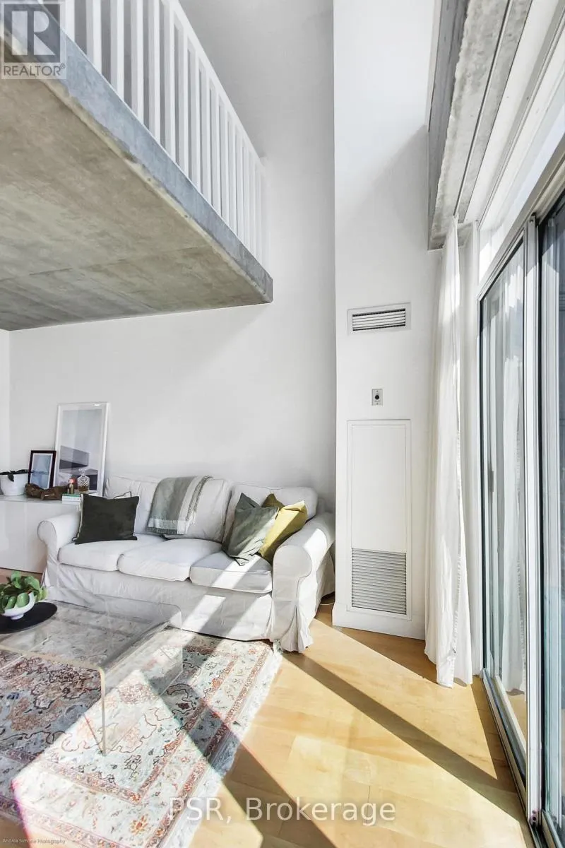 511 - 954 KING STREET W