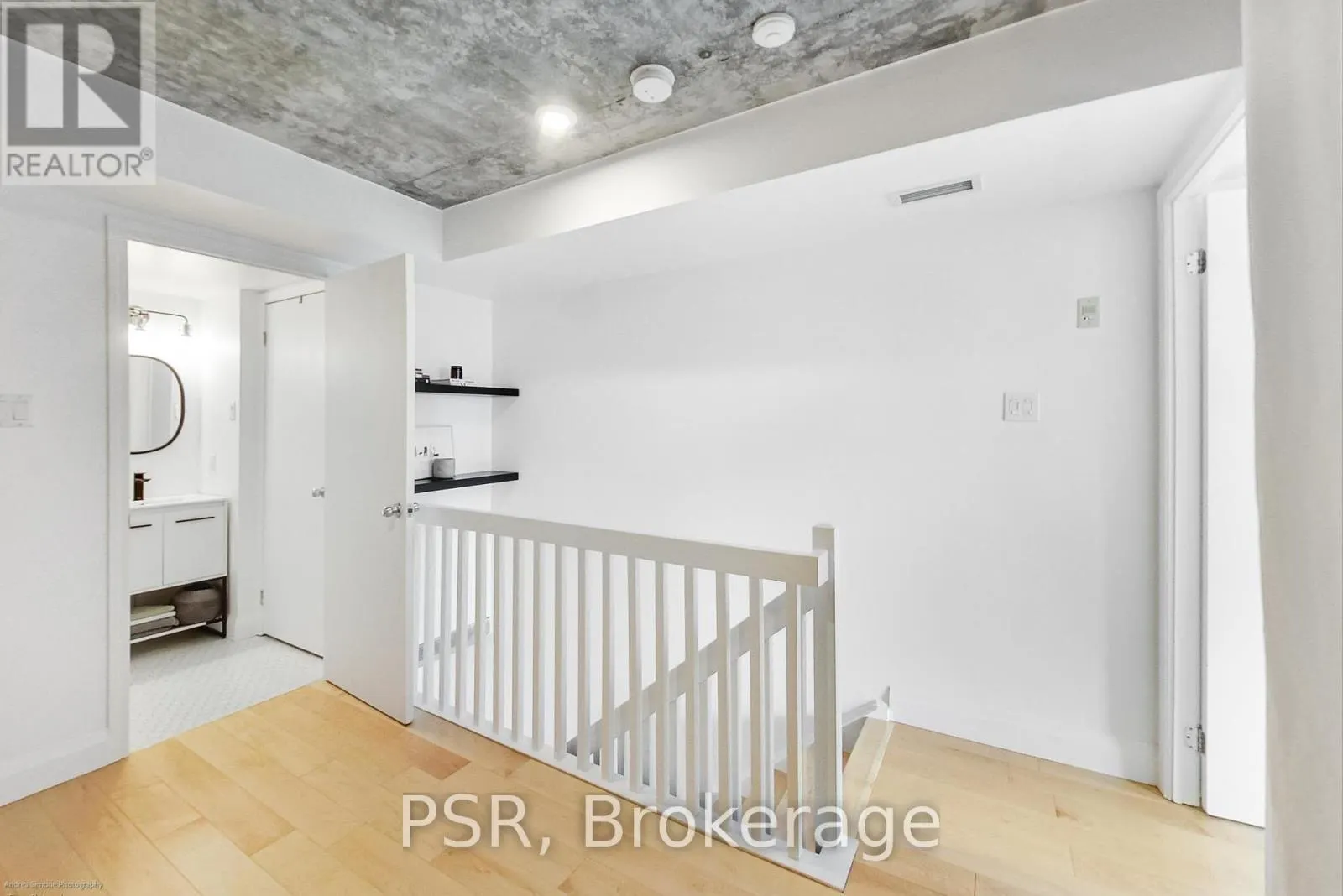 511 - 954 KING STREET W