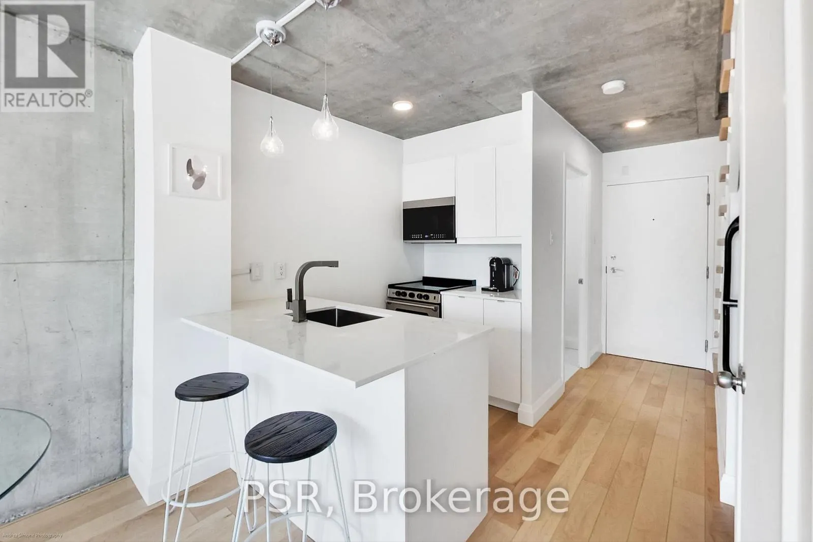 511 - 954 KING STREET W
