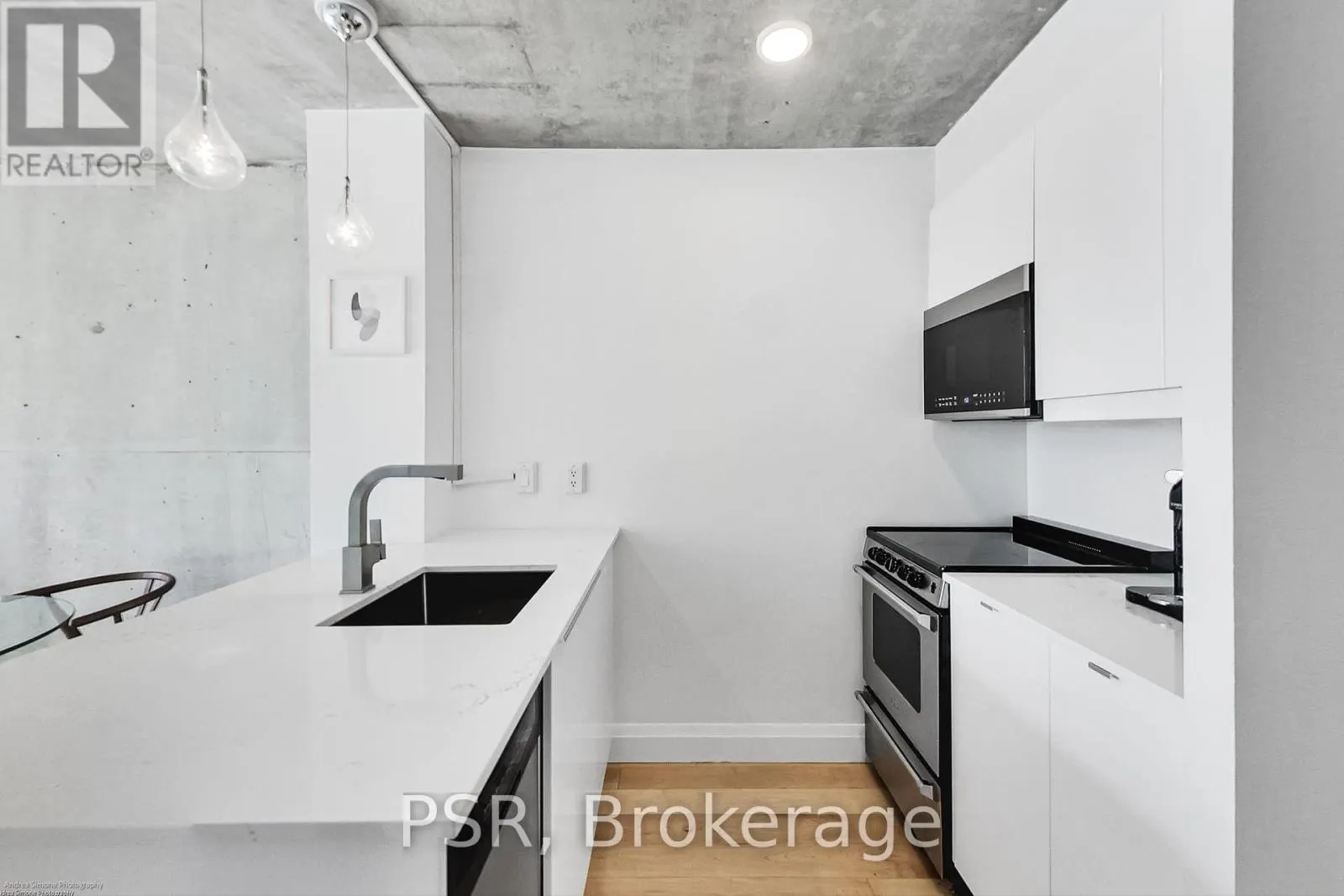 511 - 954 KING STREET W