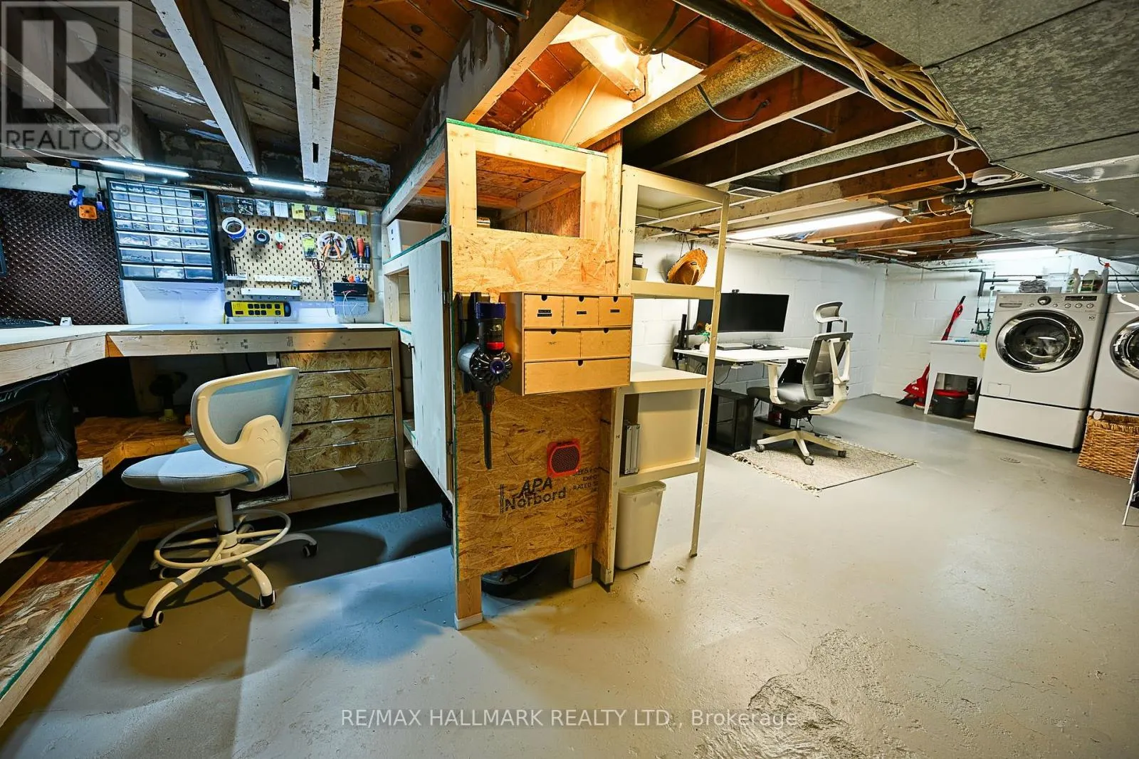 3318 BATHURST STREET