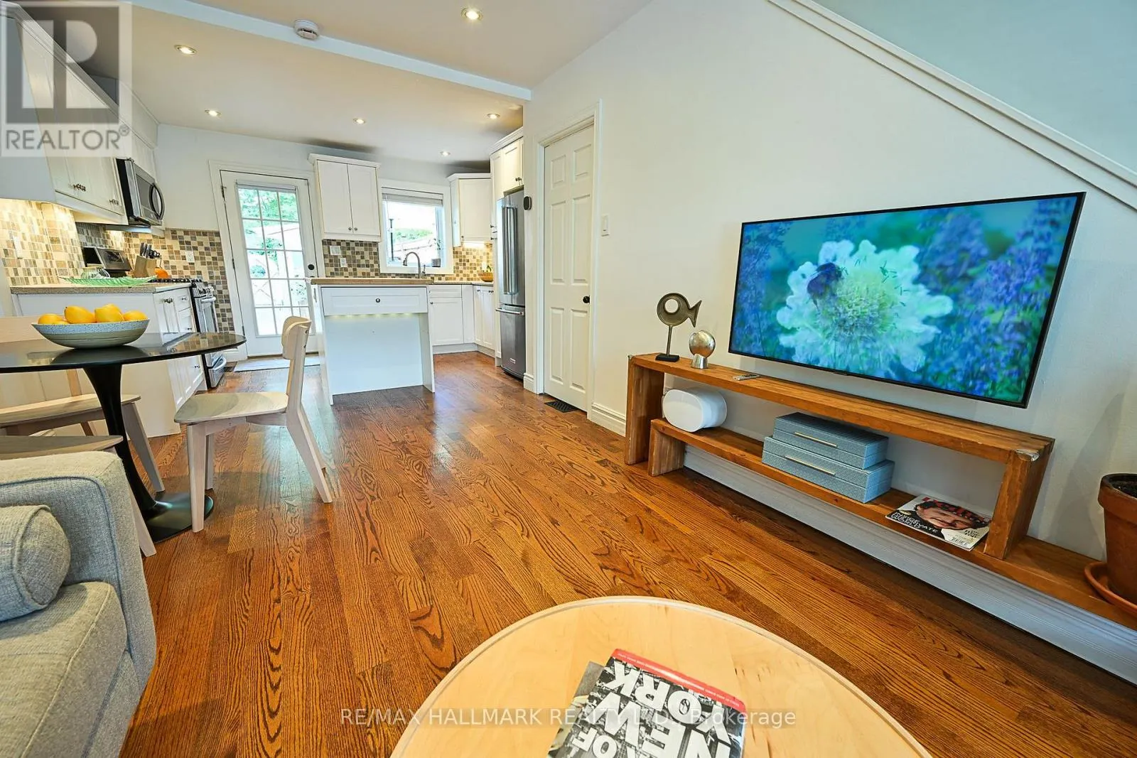 3318 BATHURST STREET